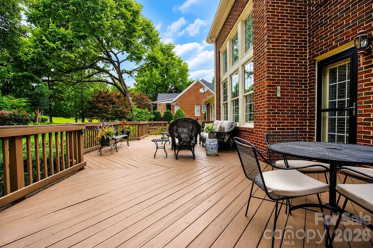 8716 Devonshire Drive — Huntersville
