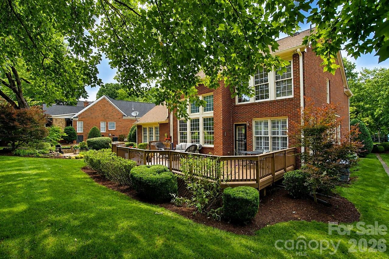 8716 Devonshire Drive — Huntersville