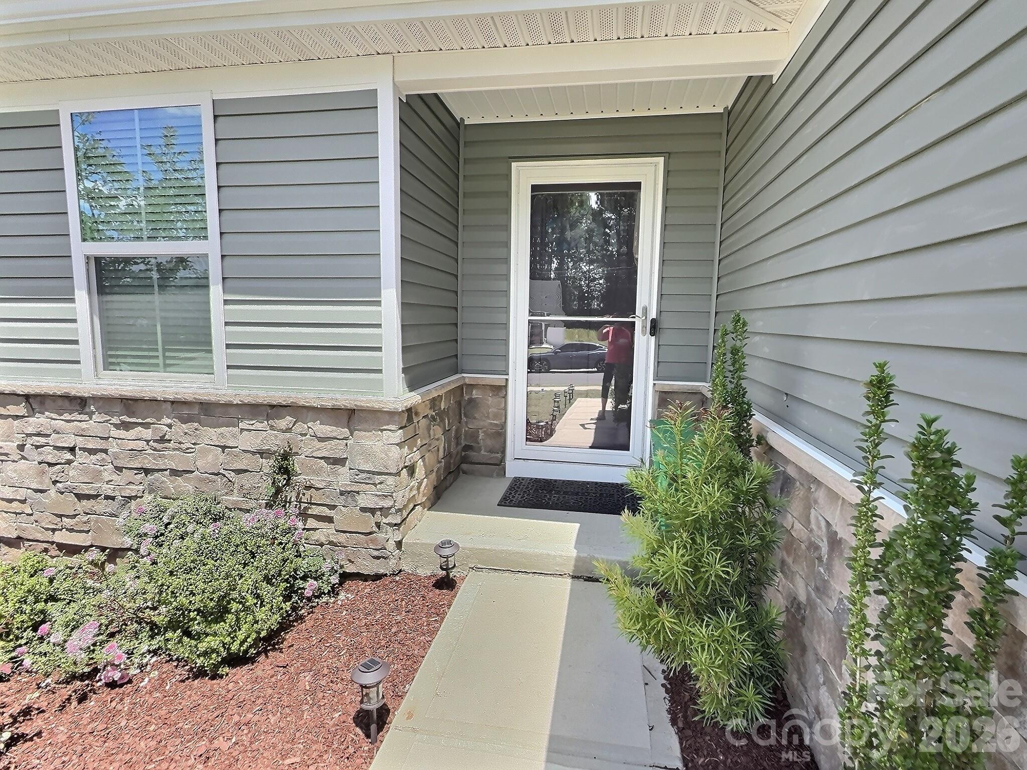 544 Grandiflora Avenue — Lancaster