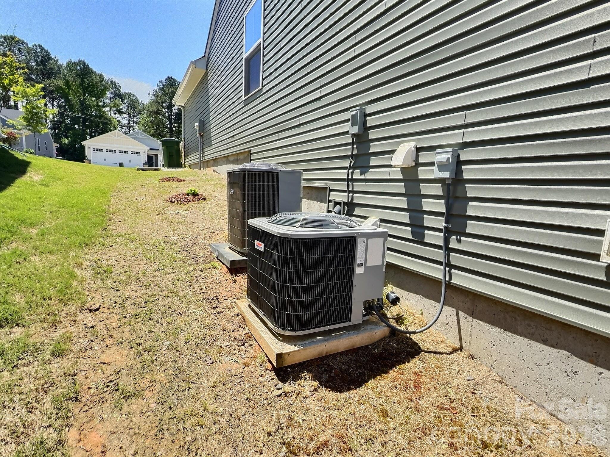 544 Grandiflora Avenue — Lancaster