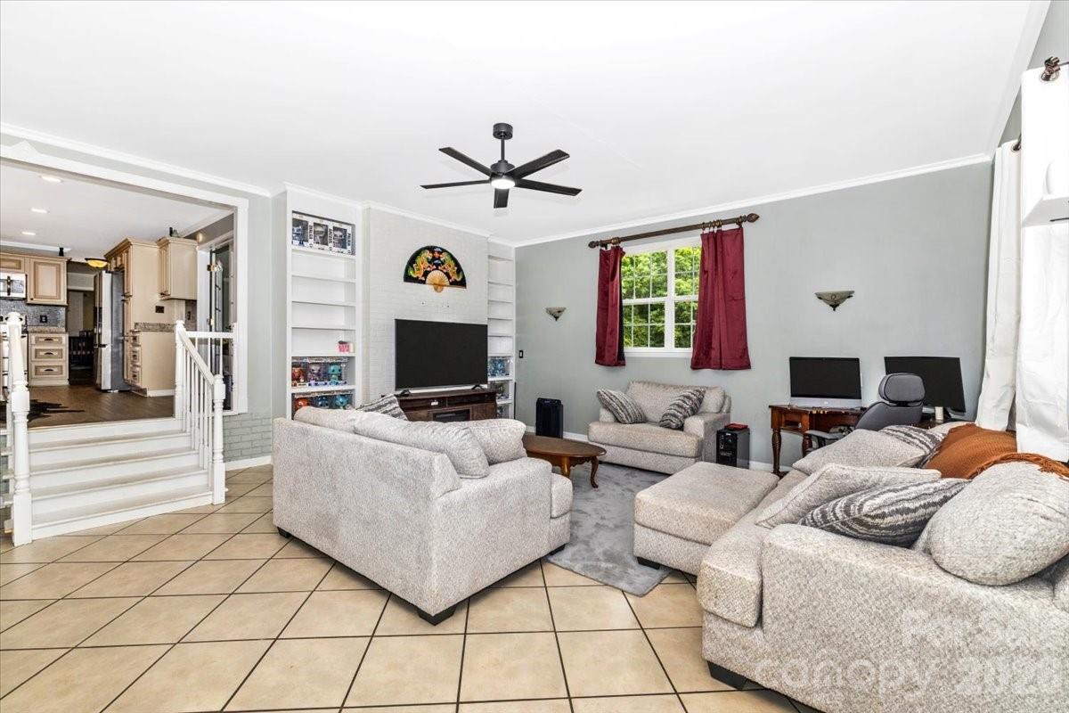 691 Rich Hilton Road — Thomasville