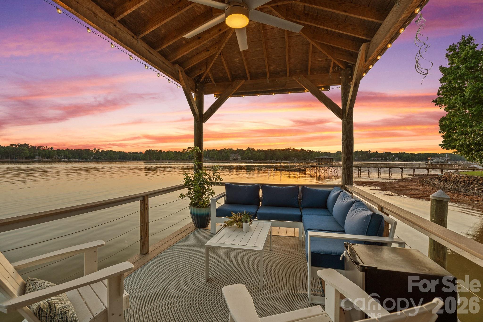 107 Beachview Drive — Mooresville