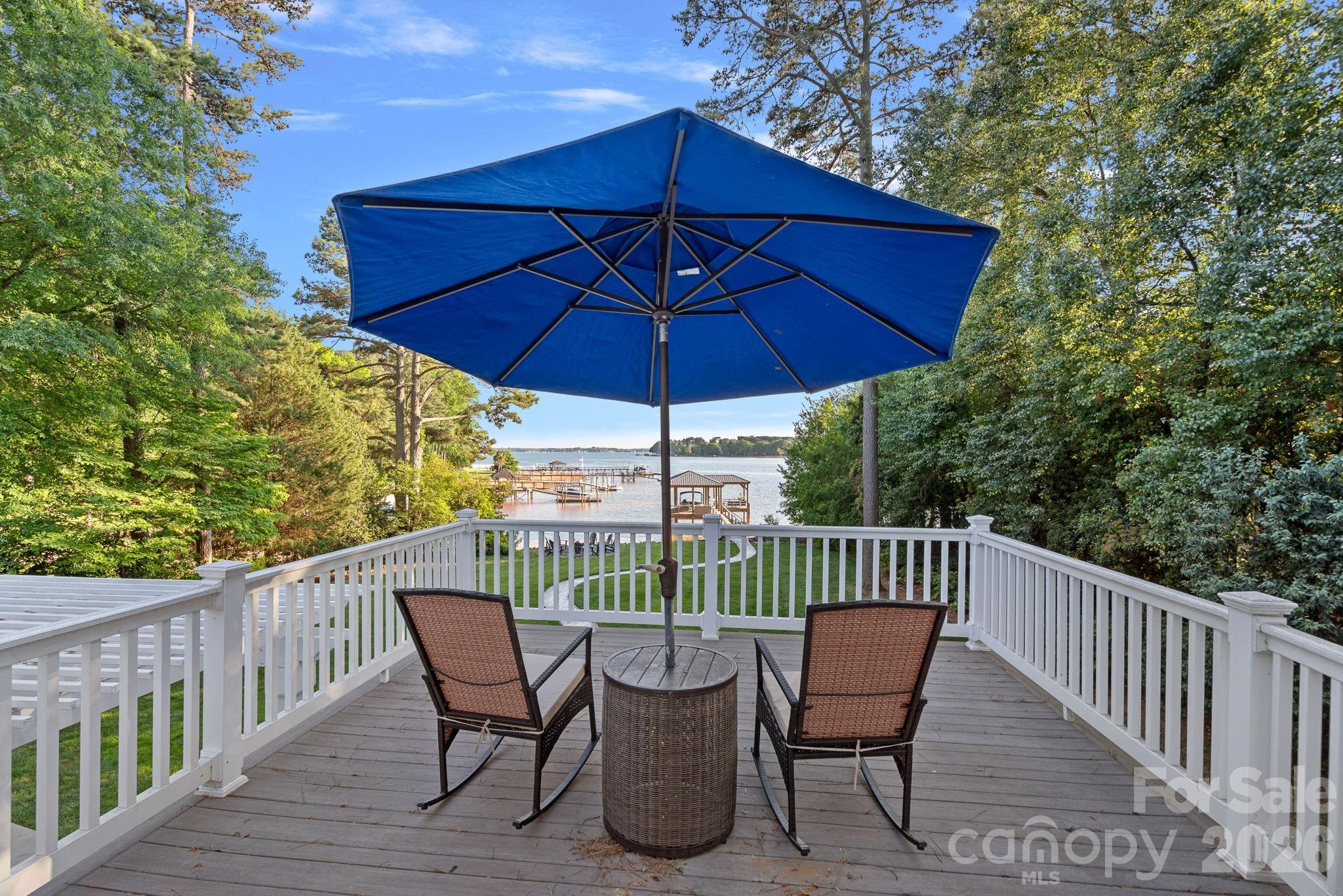 107 Beachview Drive — Mooresville
