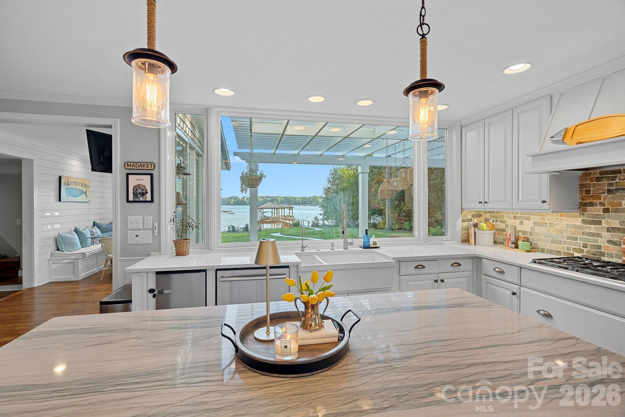 107 Beachview Drive — Mooresville