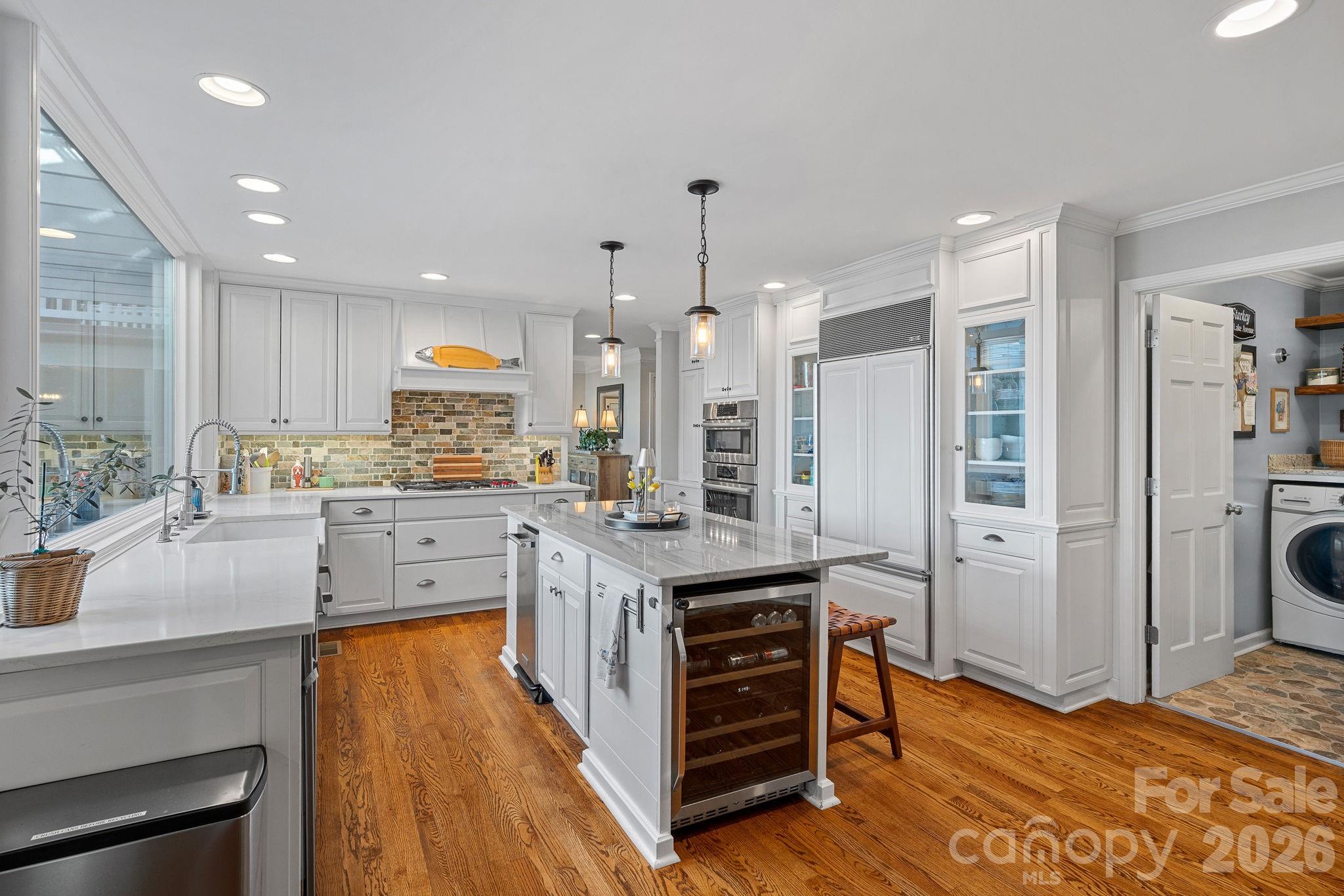 107 Beachview Drive — Mooresville