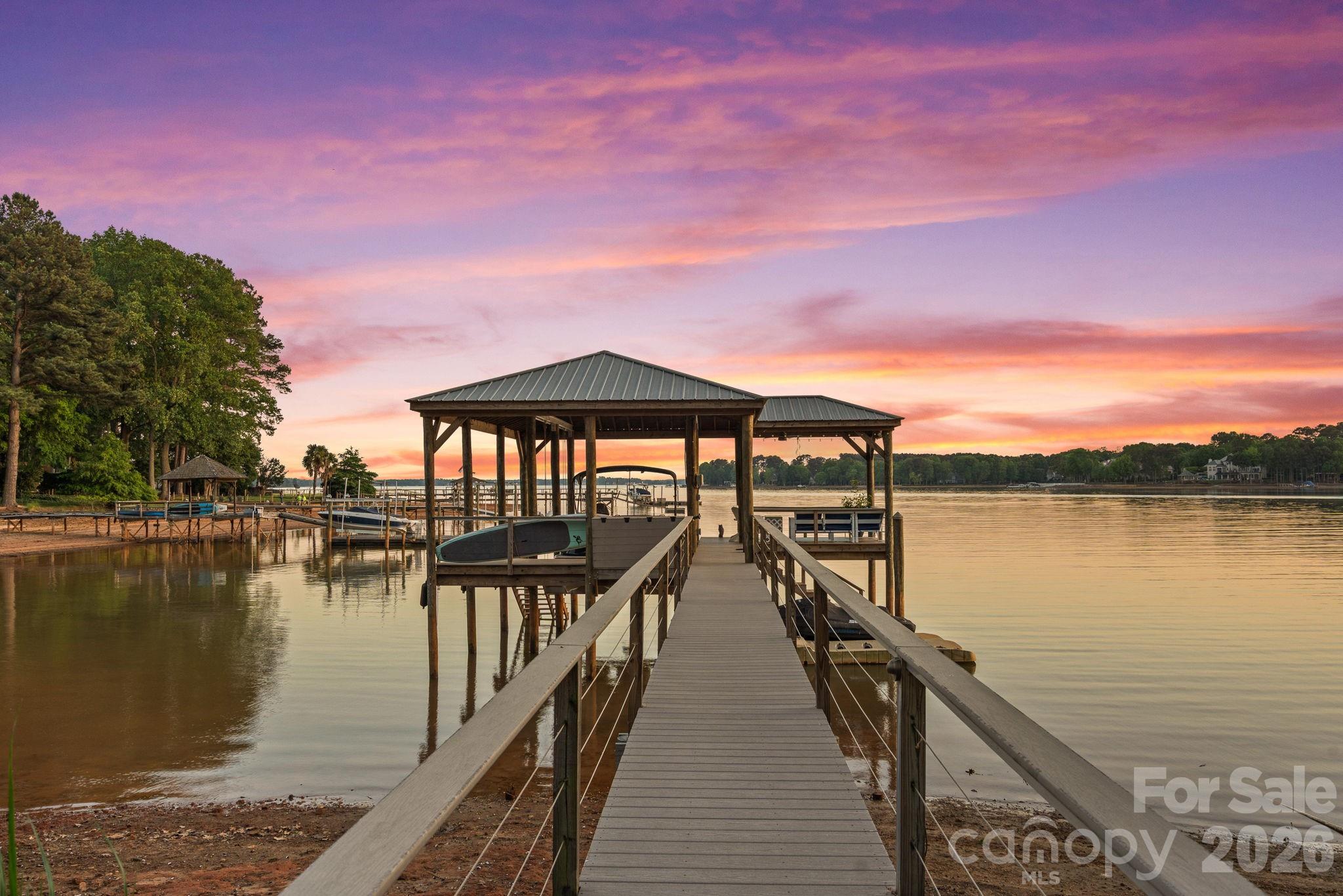 107 Beachview Drive — Mooresville