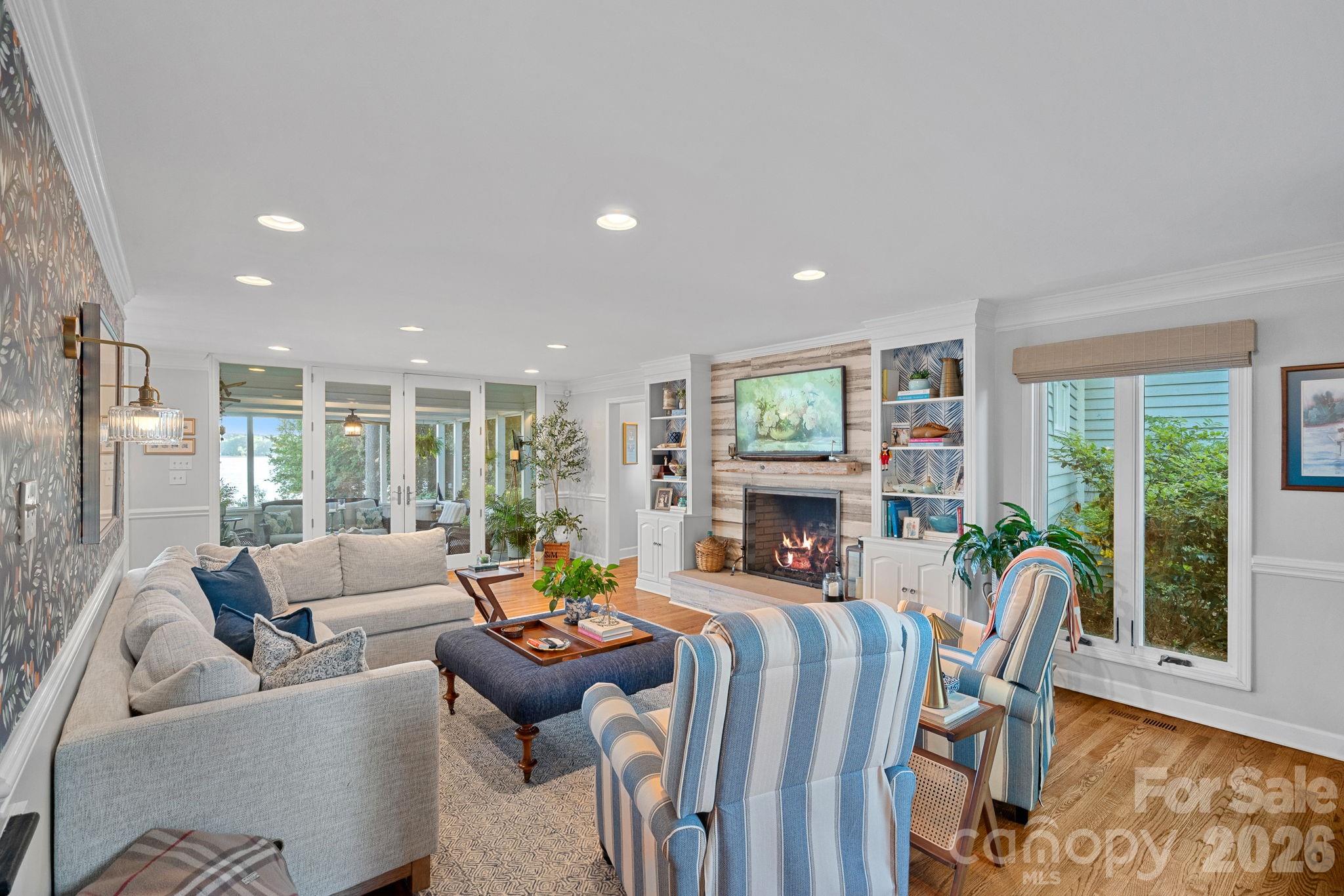 107 Beachview Drive — Mooresville