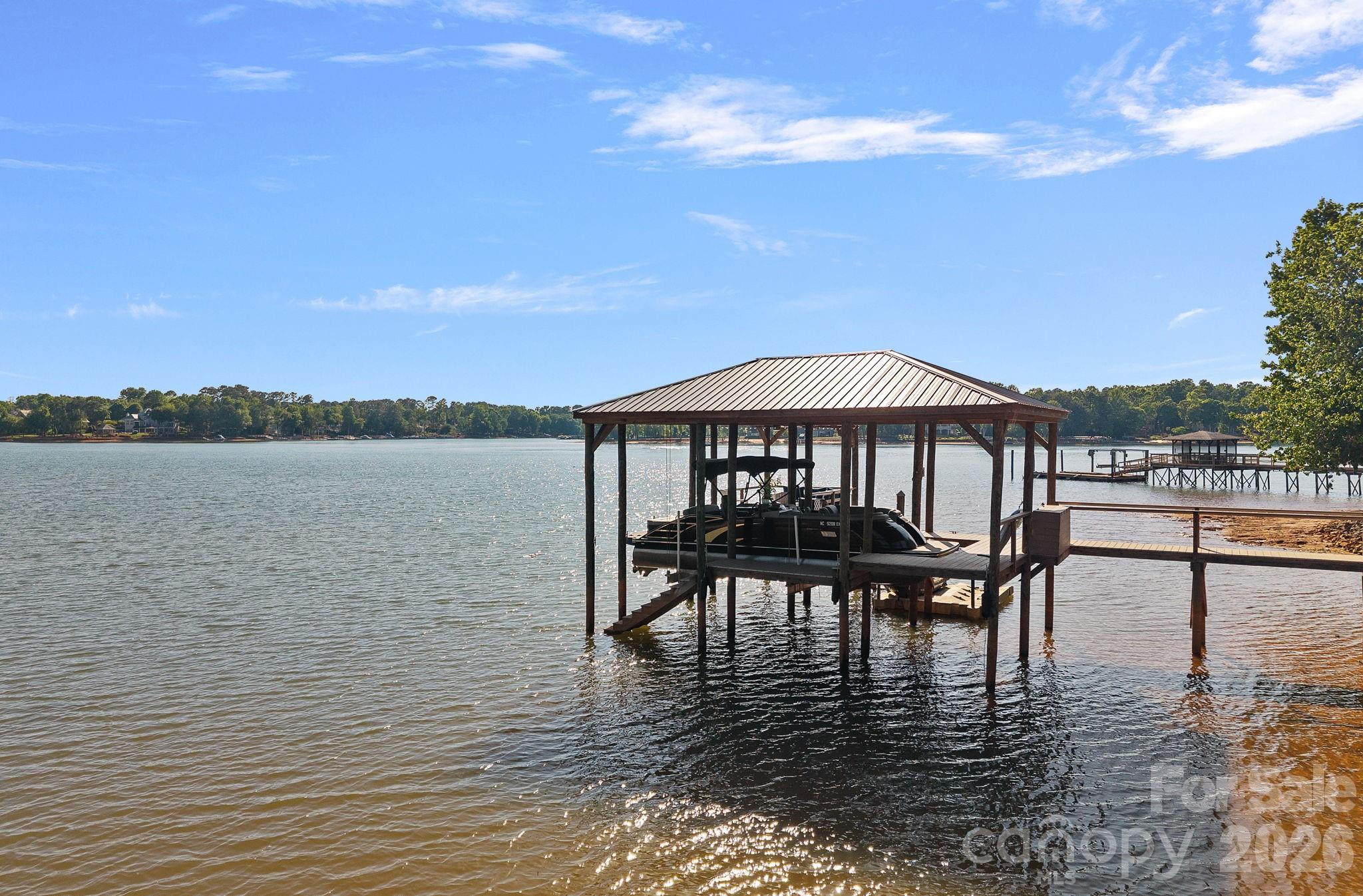 107 Beachview Drive — Mooresville