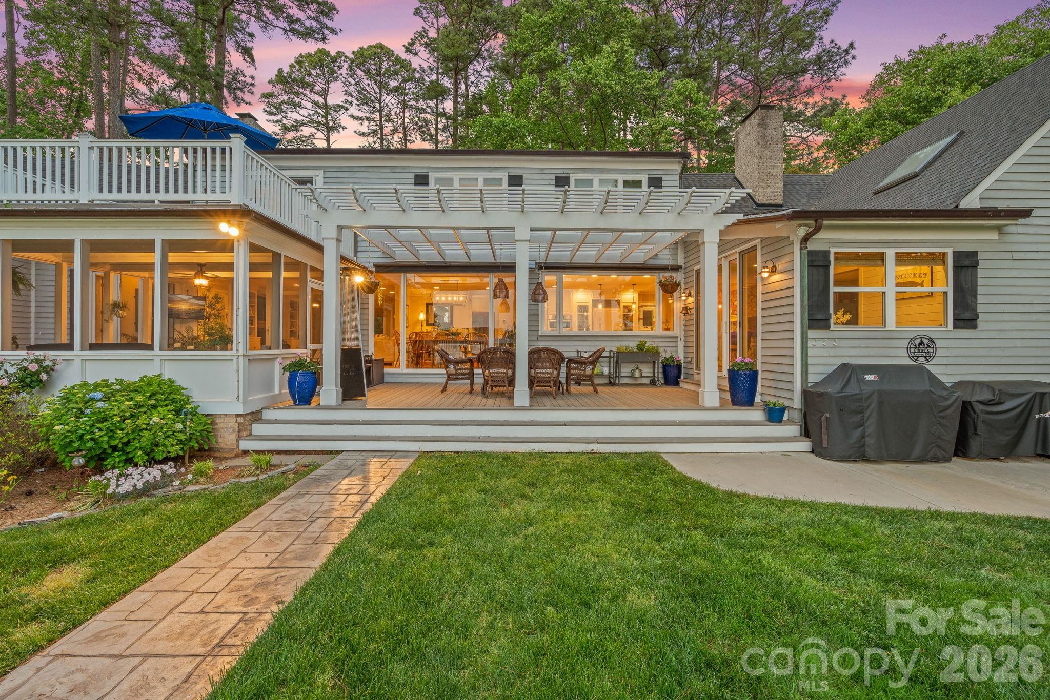 107 Beachview Drive — Mooresville