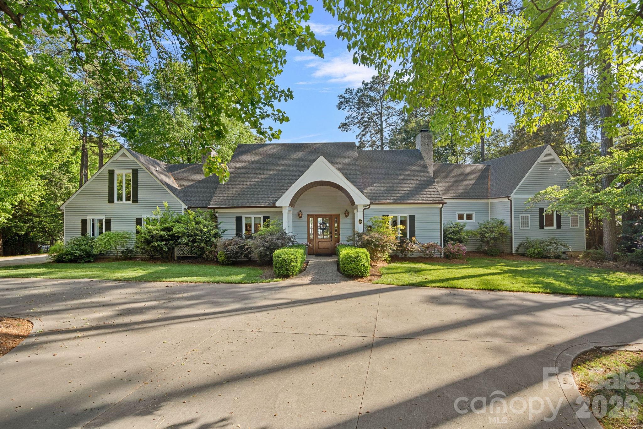 107 Beachview Drive — Mooresville
