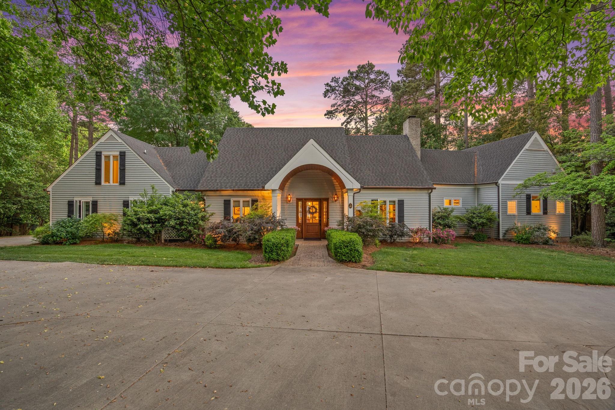 107 Beachview Drive — Mooresville