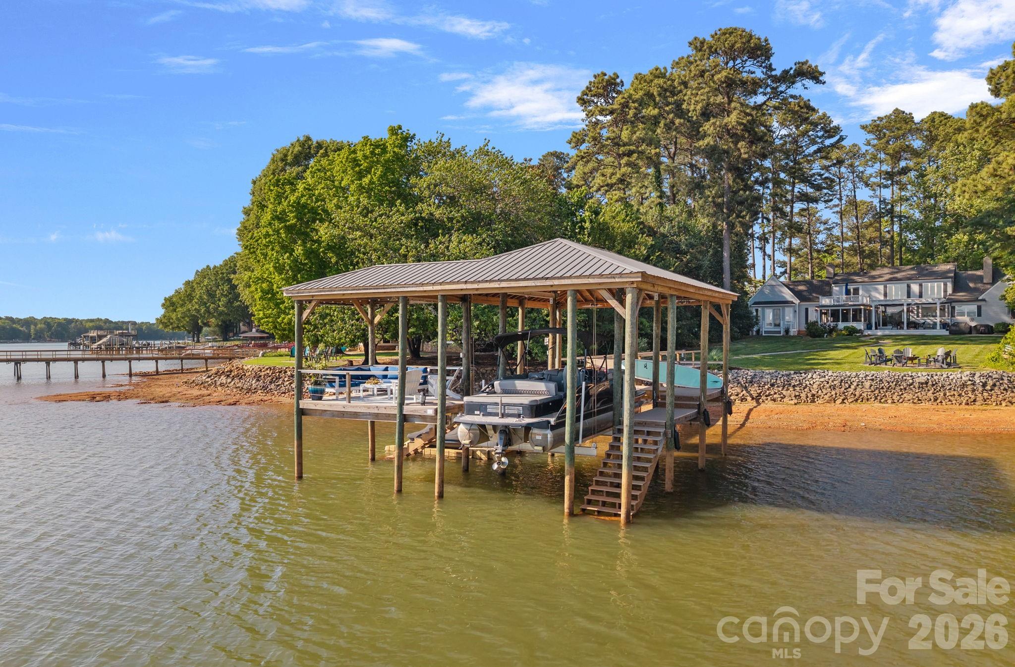 107 Beachview Drive — Mooresville