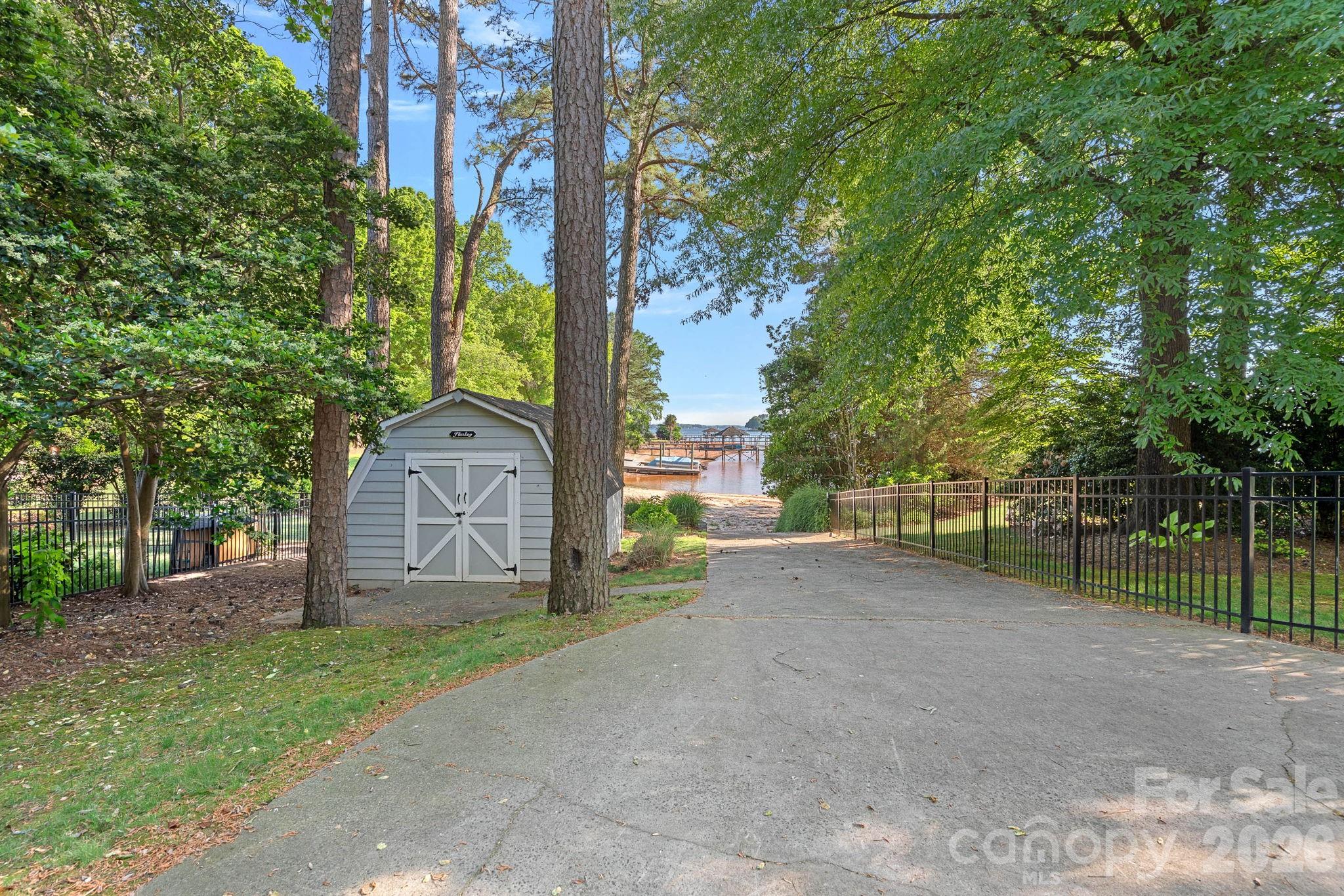 107 Beachview Drive — Mooresville