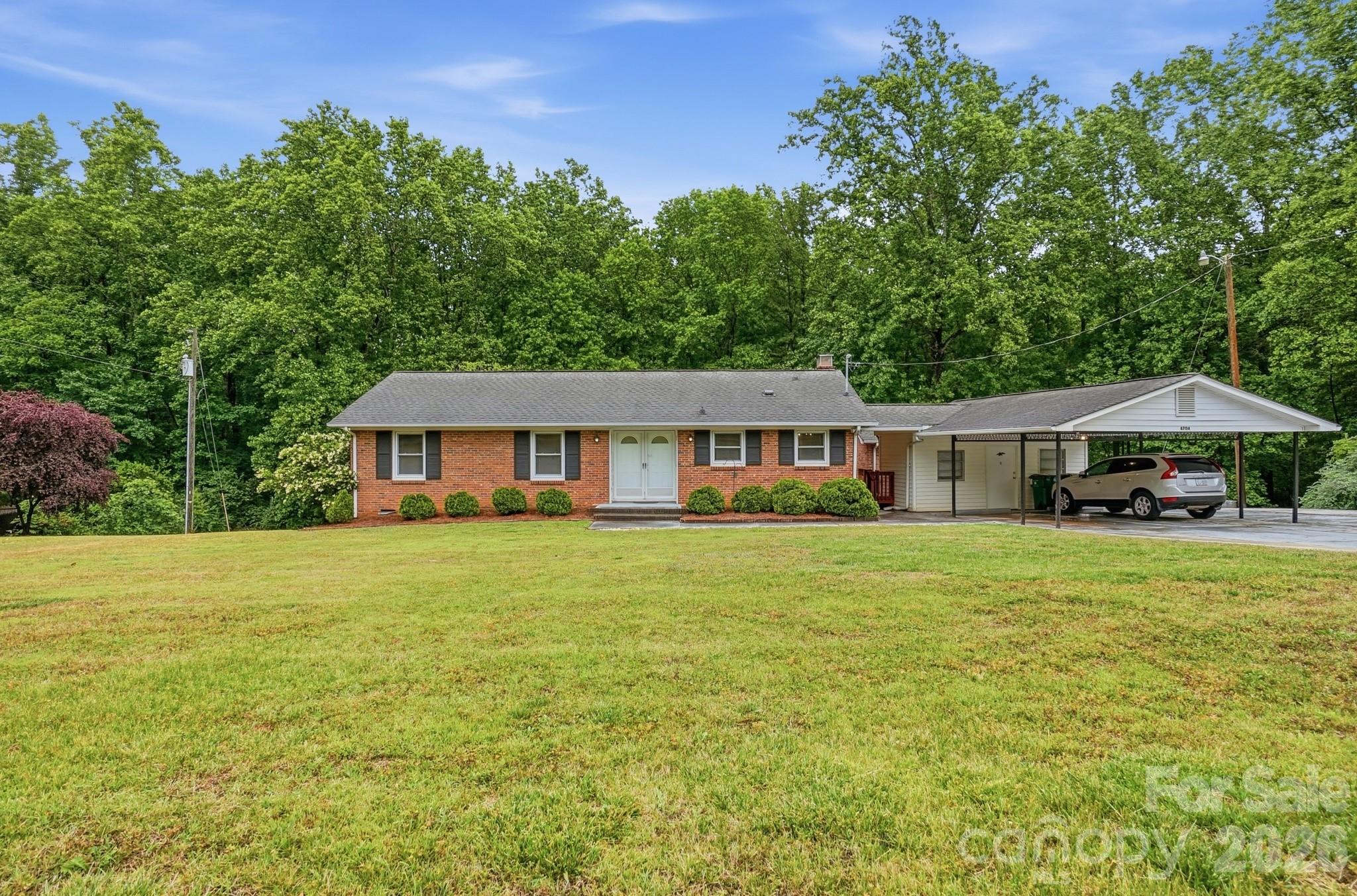 6704 Alanbrook Road — Charlotte