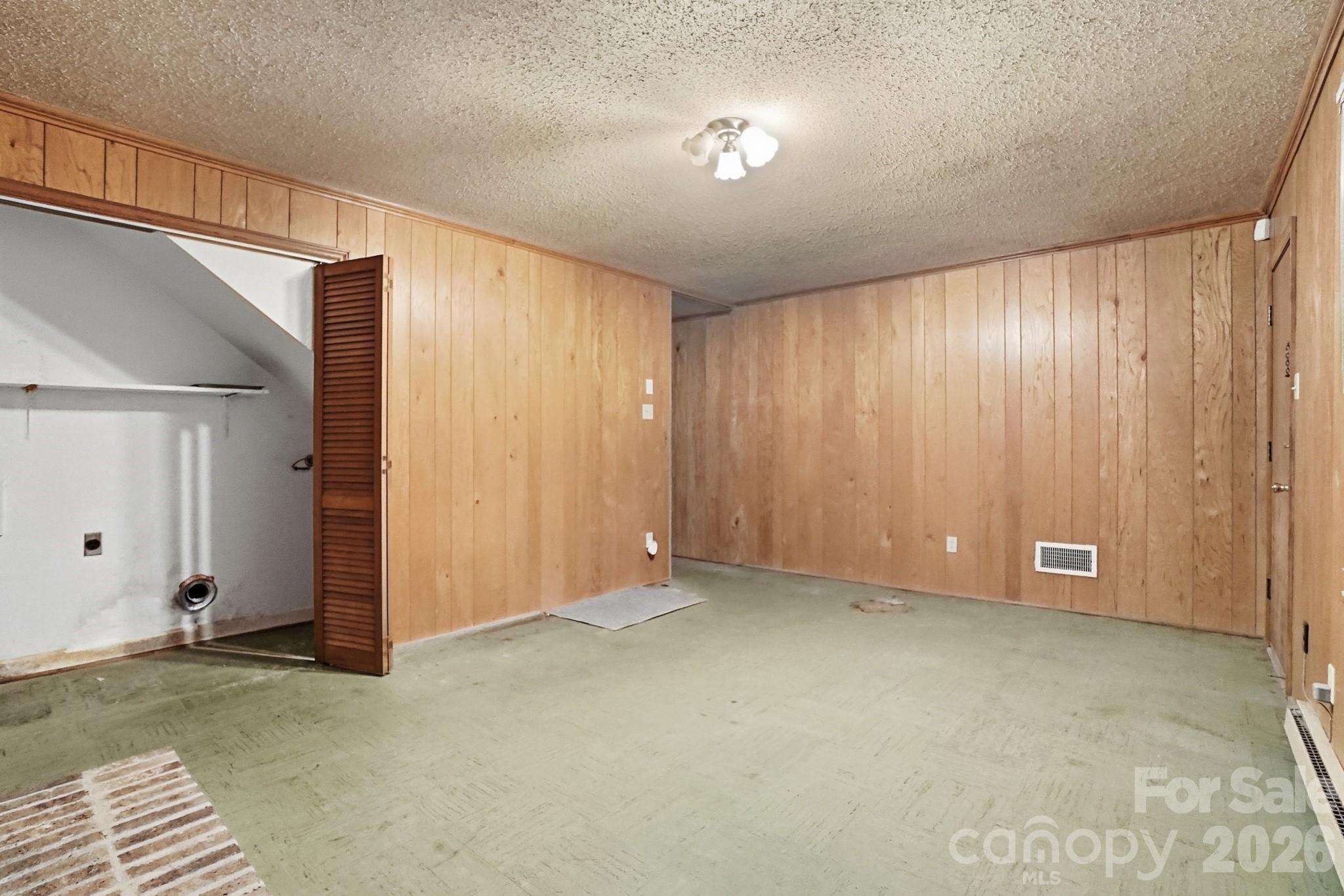 6704 Alanbrook Road — Charlotte