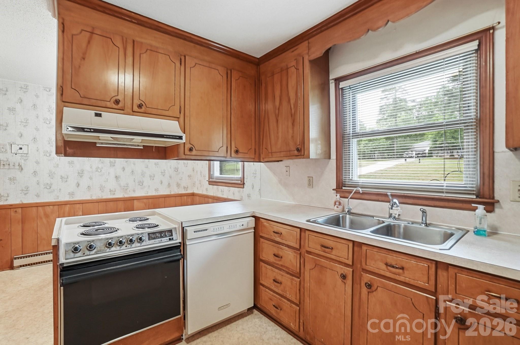 6704 Alanbrook Road — Charlotte