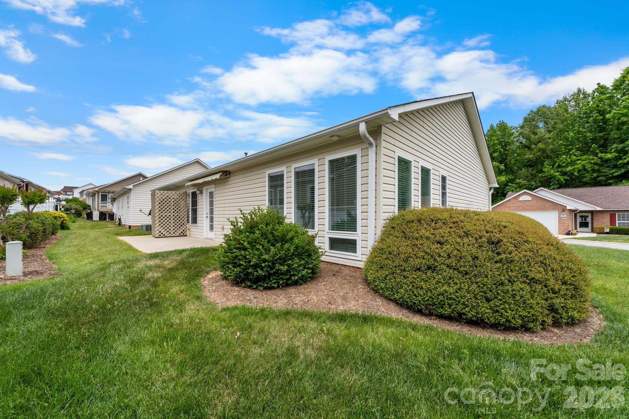 1268 Wexford Village Circle NE — Lenoir