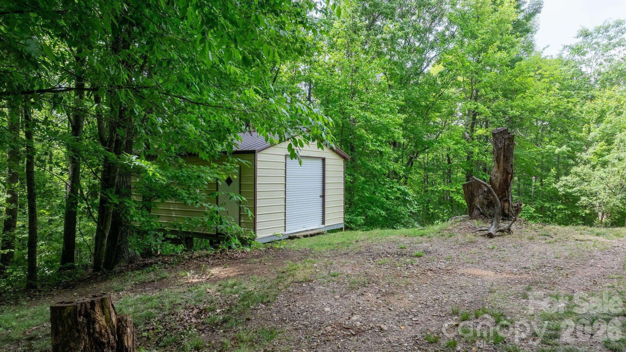 3494 Vannoy Ridge Road — Moravian Falls