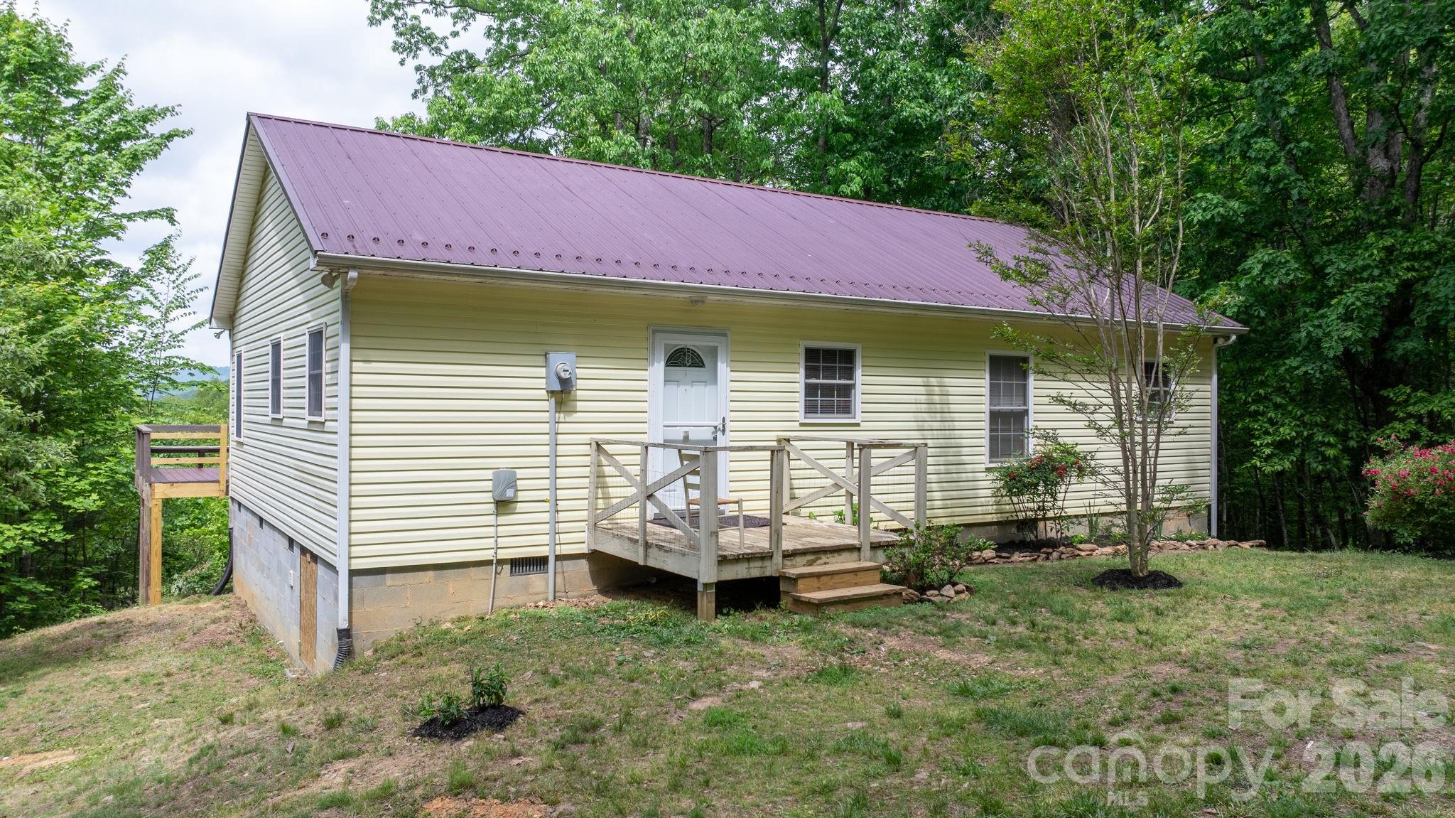 3494 Vannoy Ridge Road — Moravian Falls