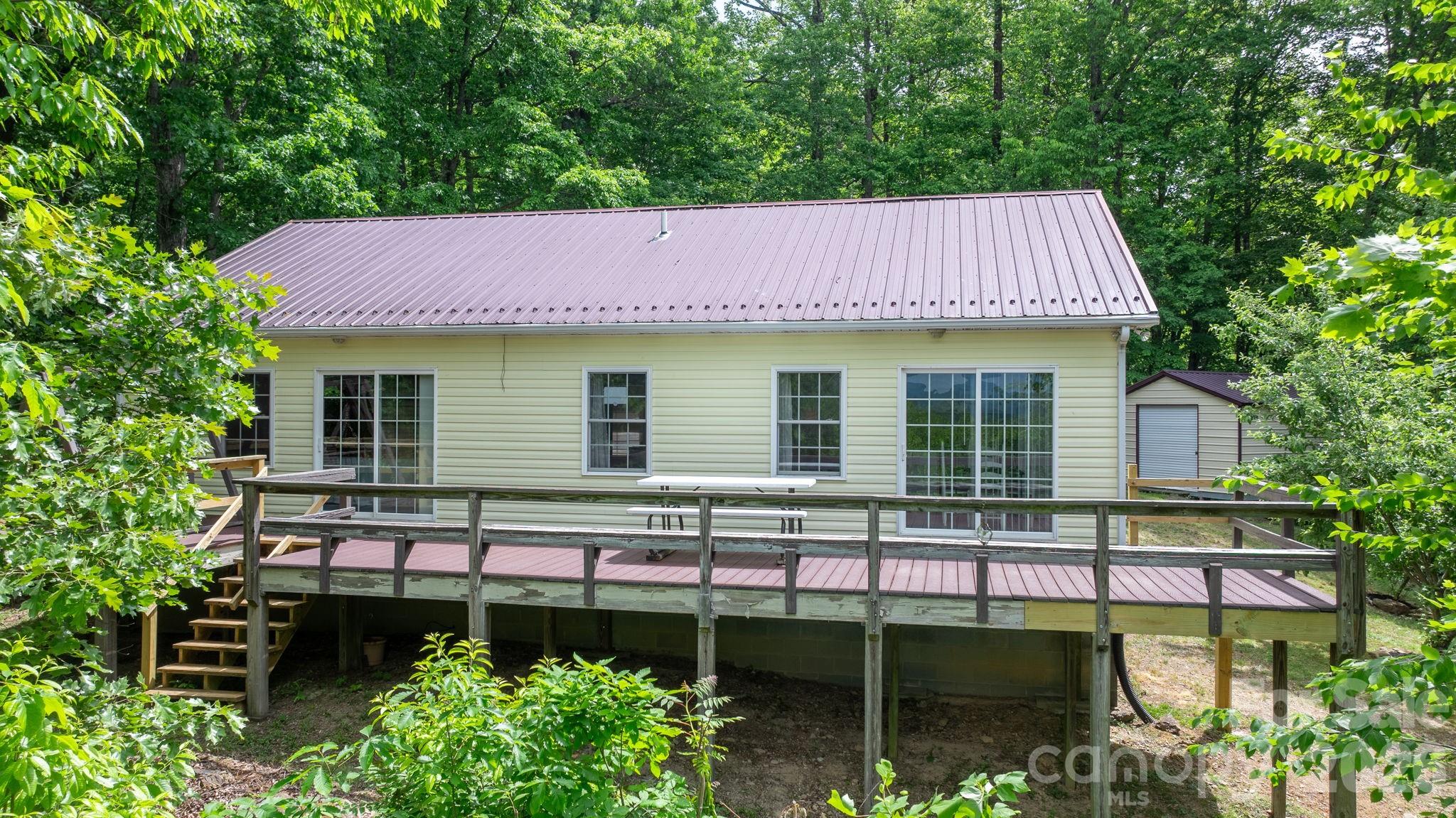 3494 Vannoy Ridge Road — Moravian Falls