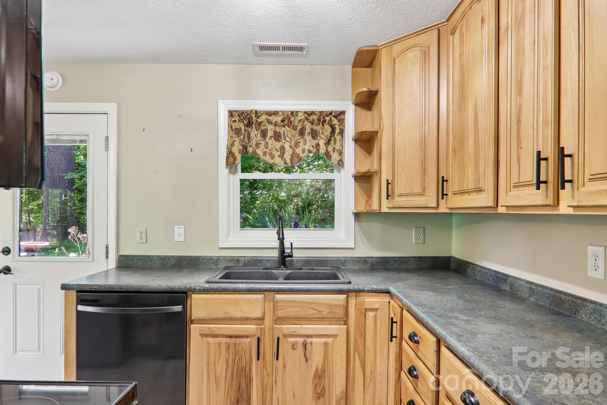 224 Highlands Loop — Maggie Valley