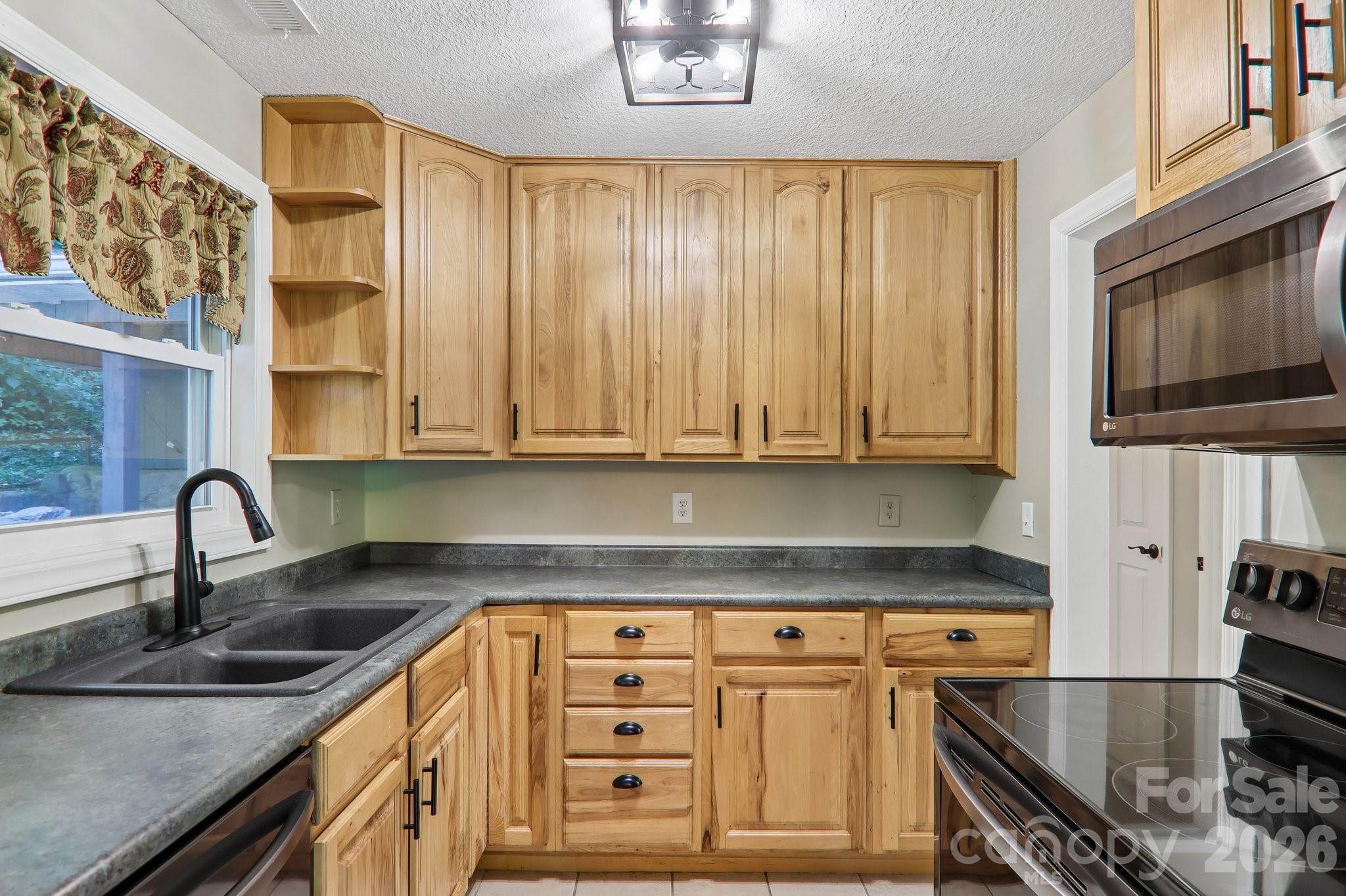 224 Highlands Loop — Maggie Valley