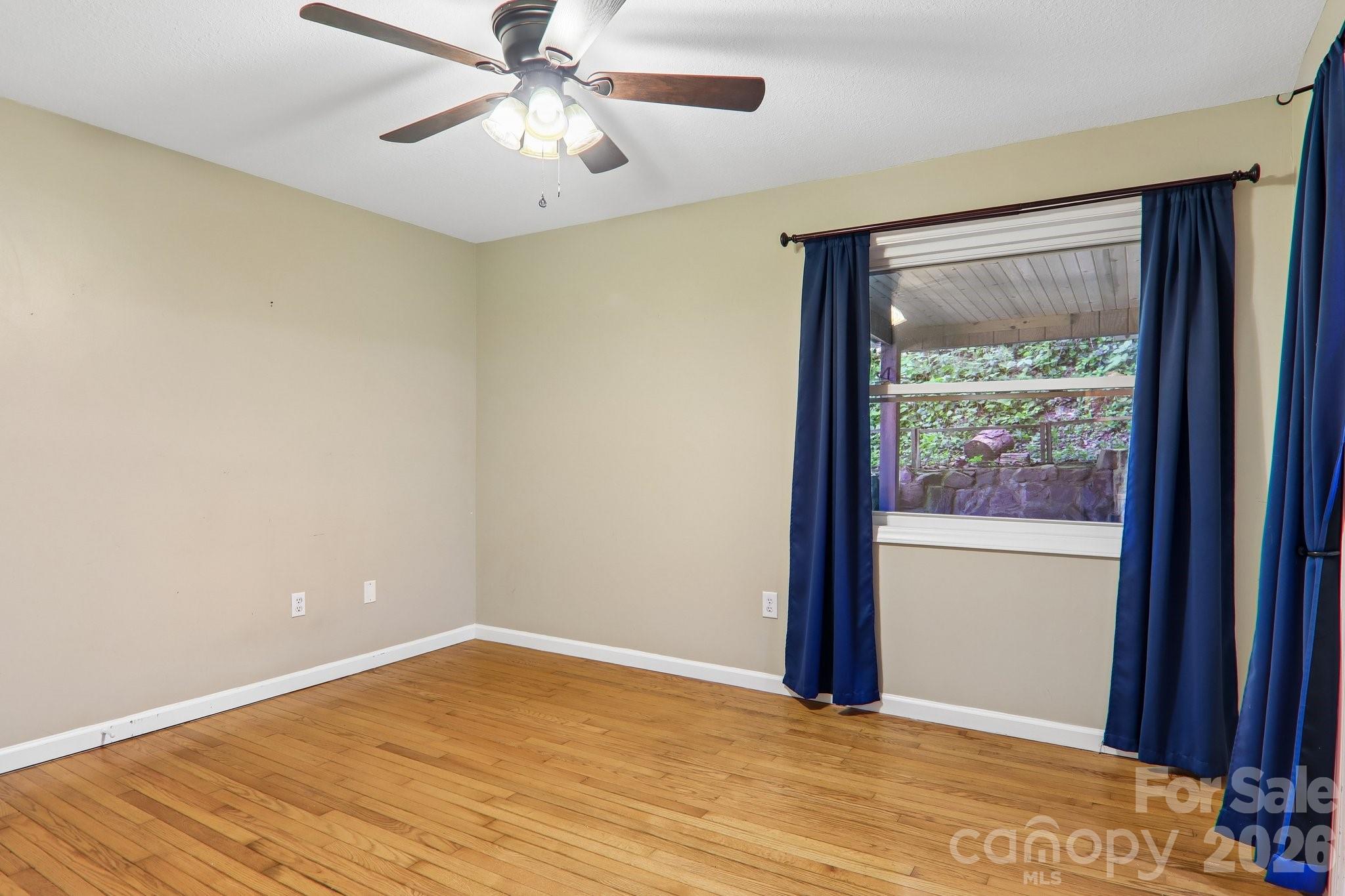224 Highlands Loop — Maggie Valley