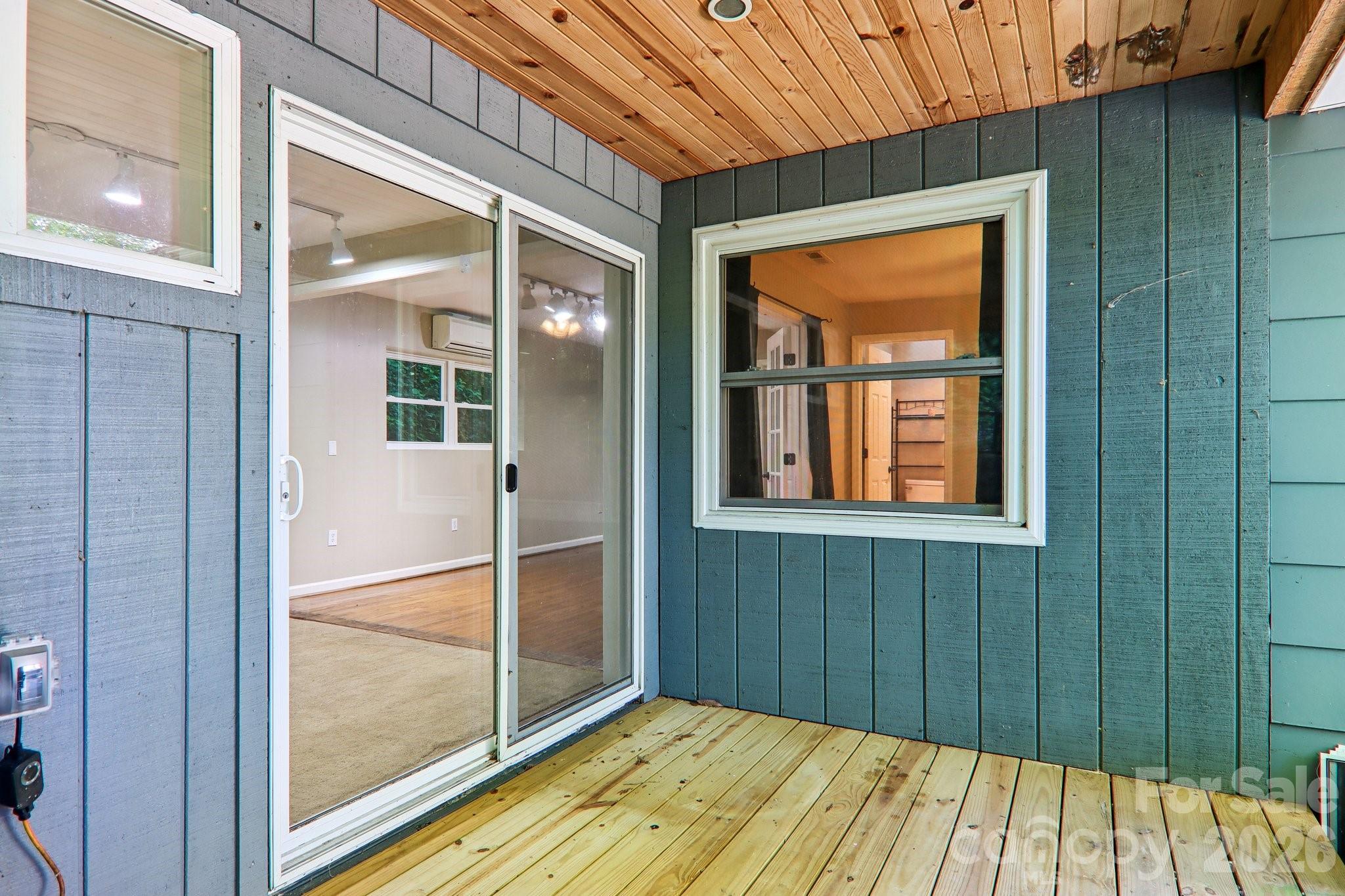 224 Highlands Loop — Maggie Valley