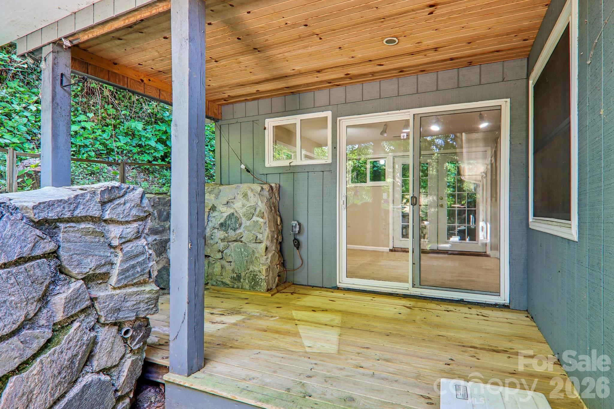 224 Highlands Loop — Maggie Valley