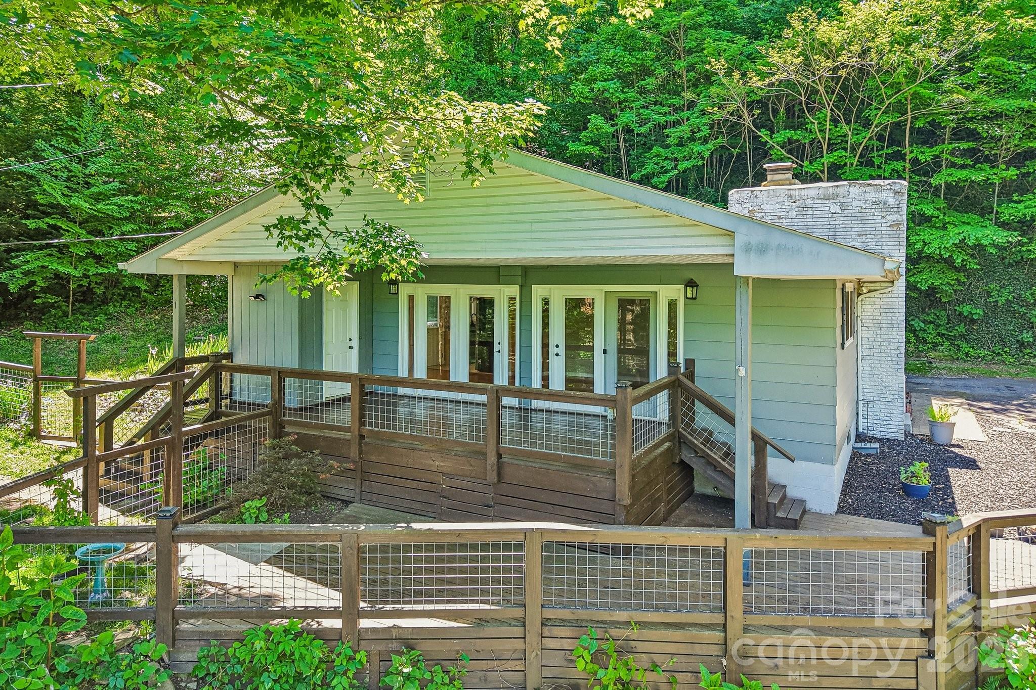 224 Highlands Loop — Maggie Valley
