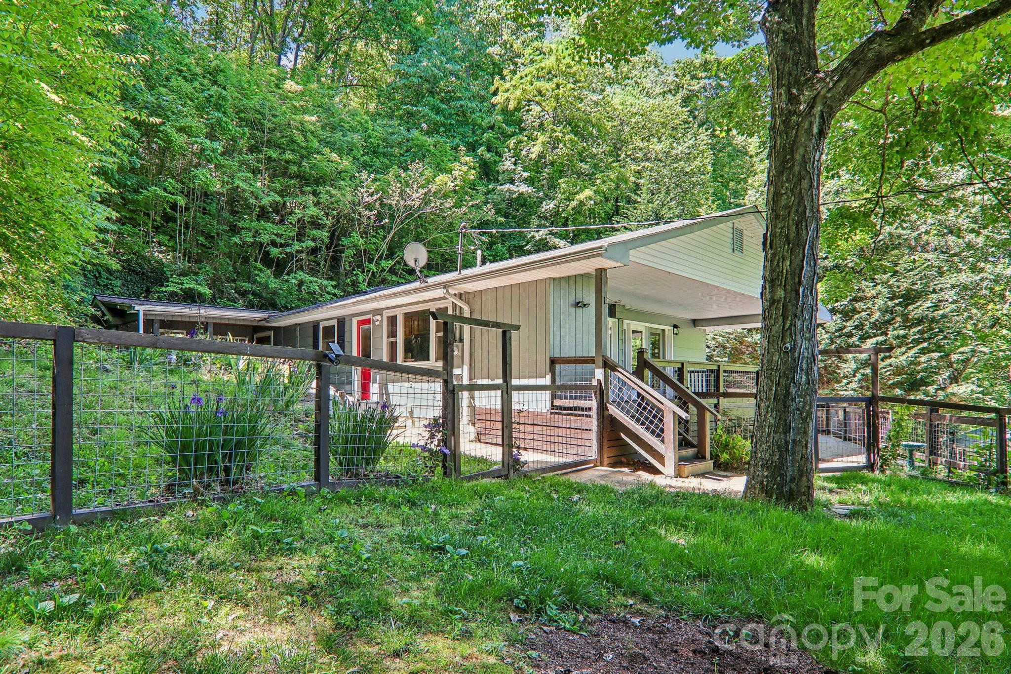224 Highlands Loop — Maggie Valley