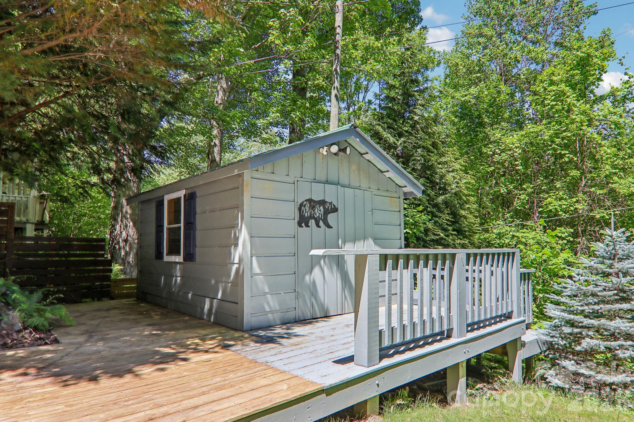 224 Highlands Loop — Maggie Valley