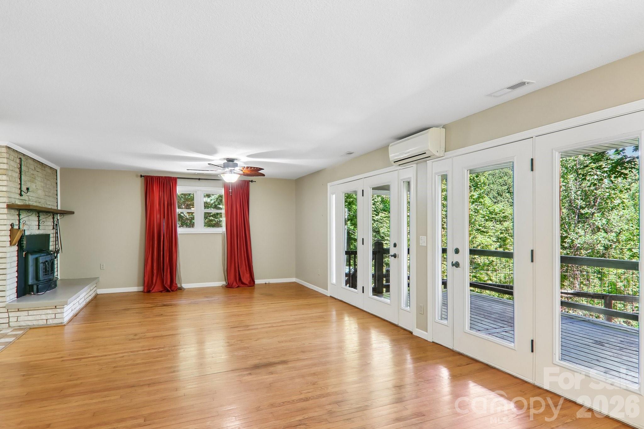 224 Highlands Loop — Maggie Valley