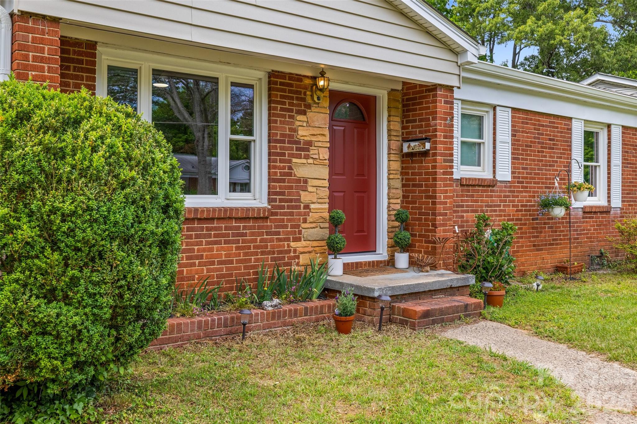 2242 Markham Court — Charlotte