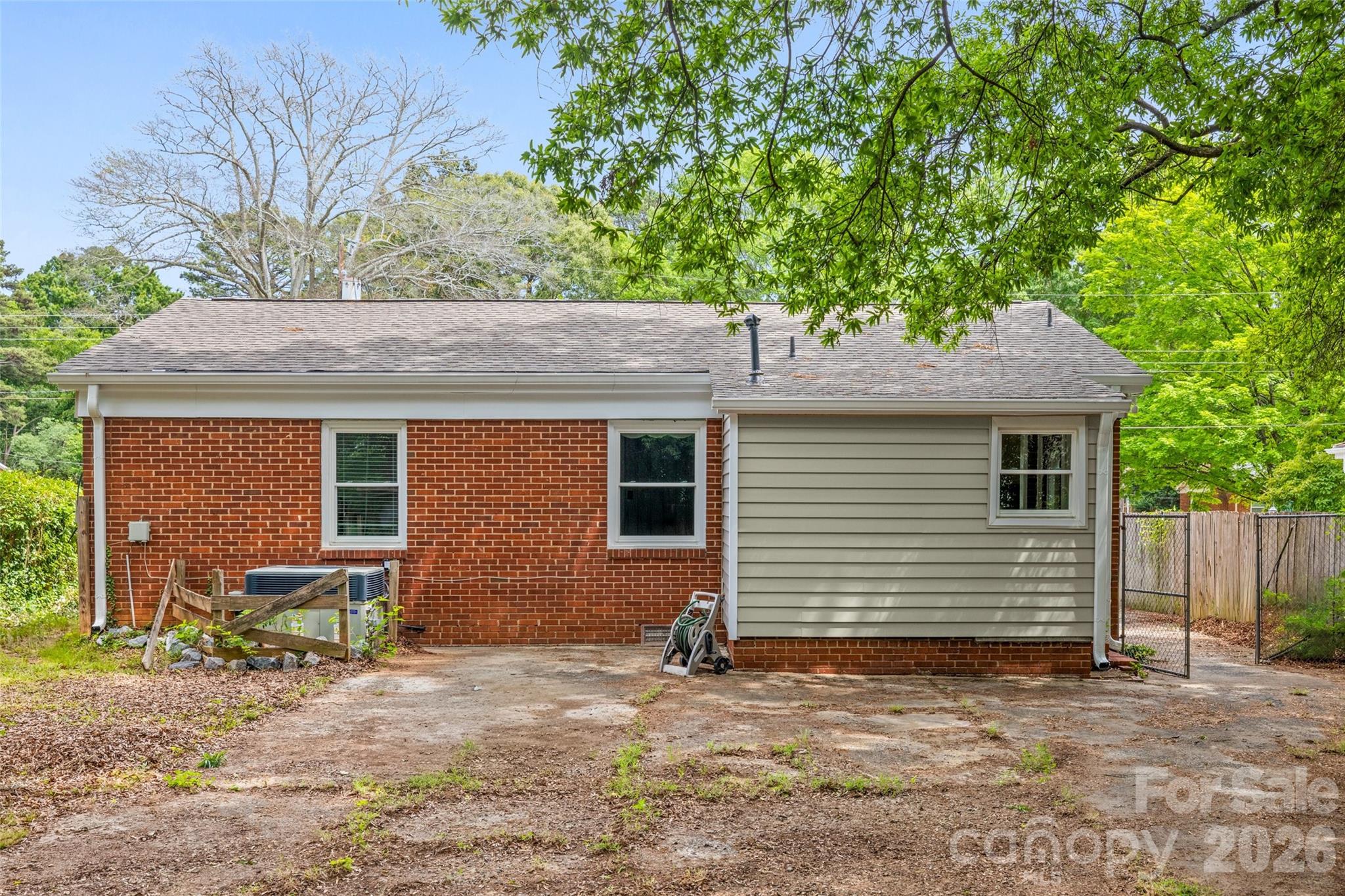 2242 Markham Court — Charlotte