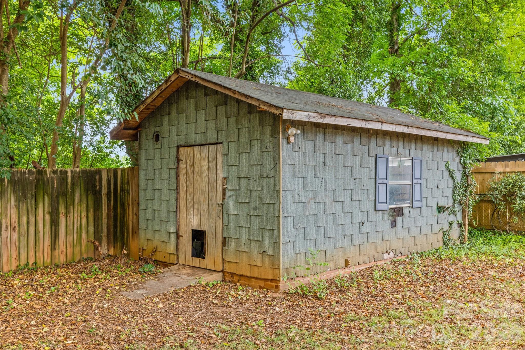 2242 Markham Court — Charlotte