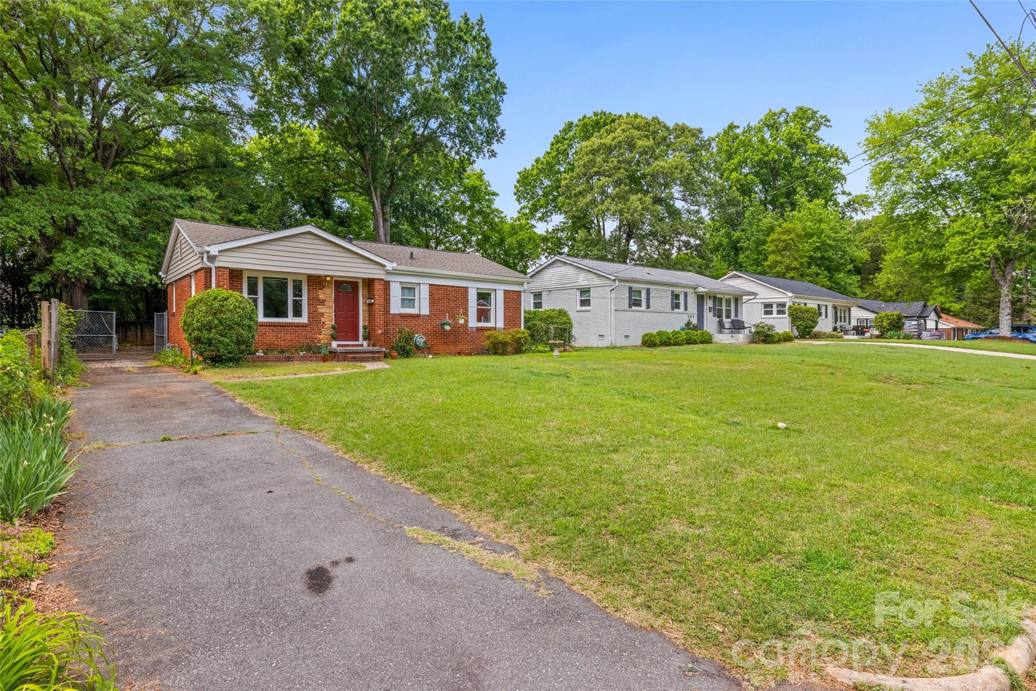 2242 Markham Court — Charlotte