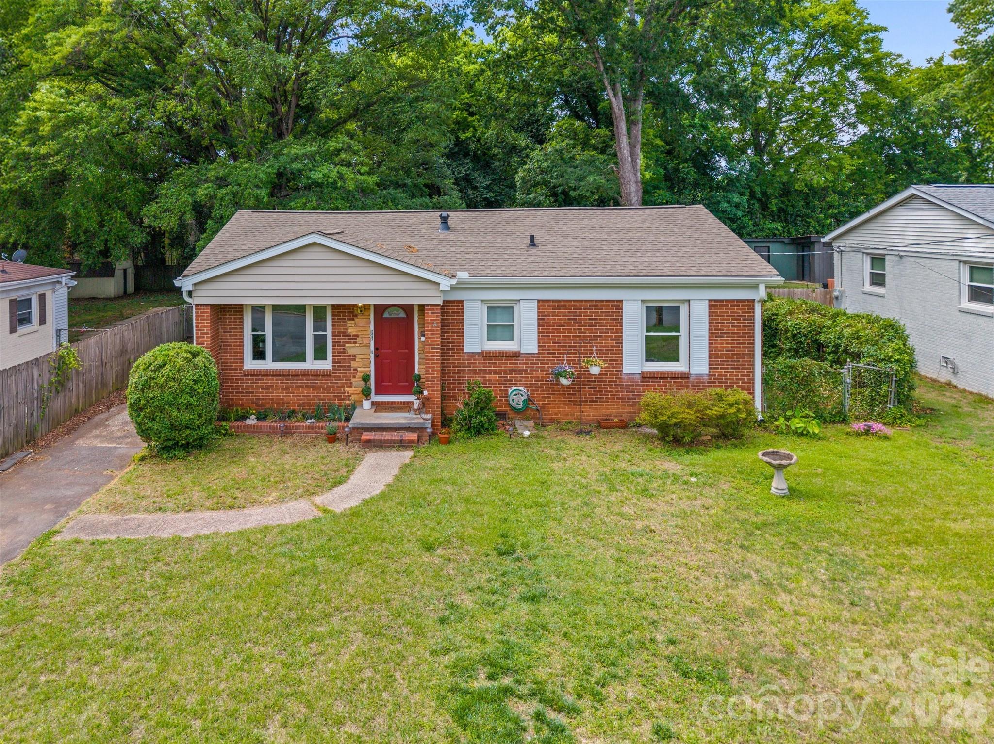 2242 Markham Court — Charlotte