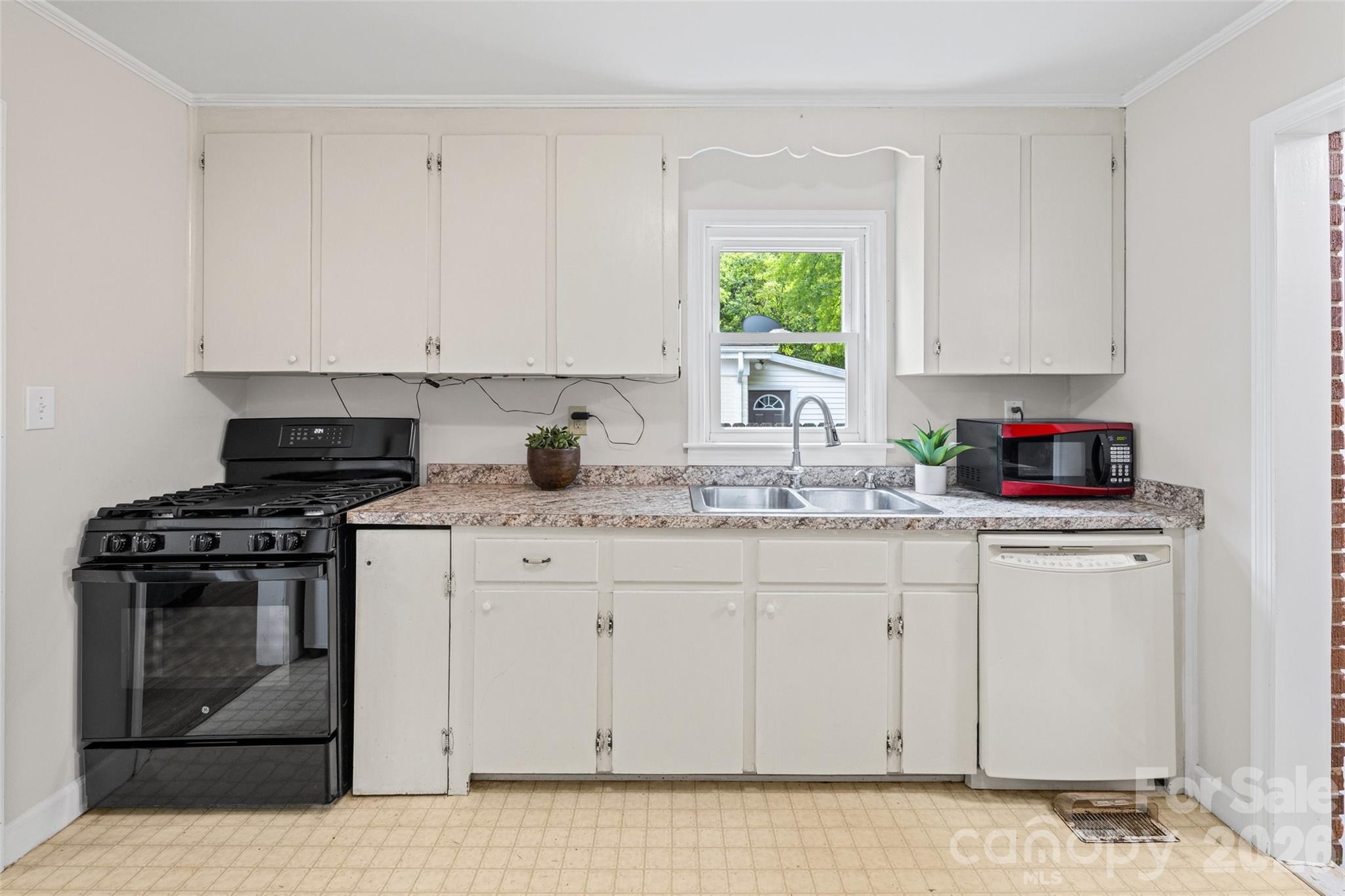 2242 Markham Court — Charlotte