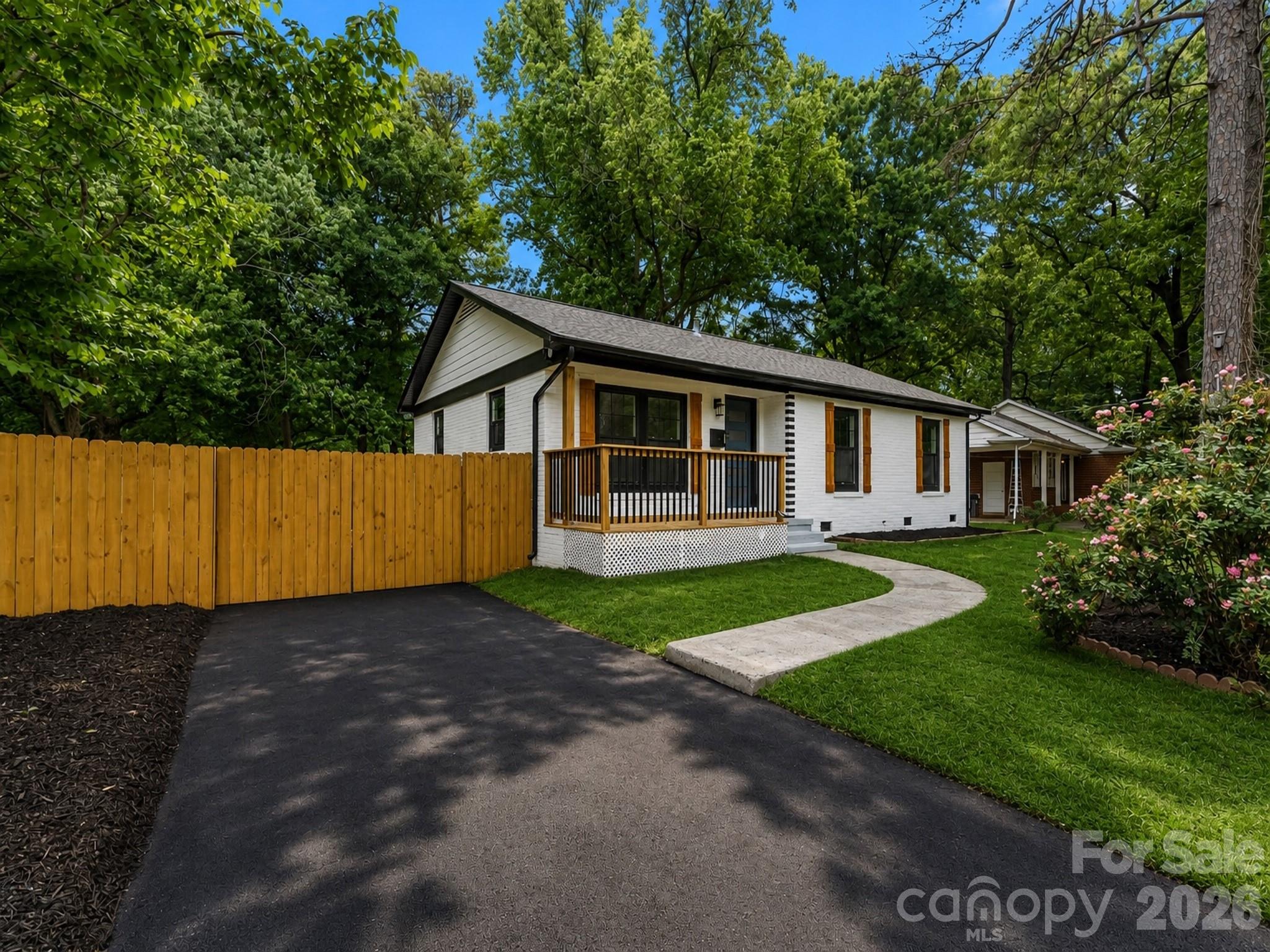 1519 Briarfield Drive — Charlotte