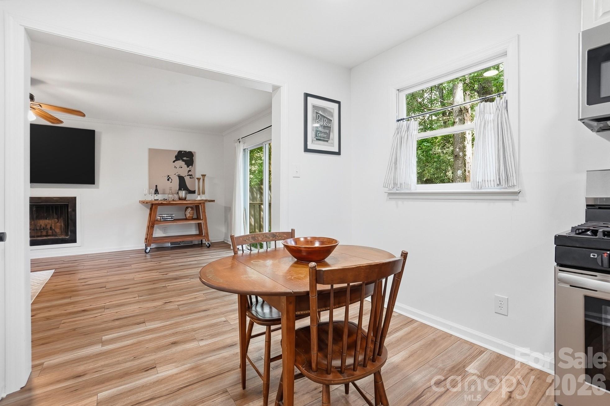 5060 Suwarrow Circle — Tega Cay