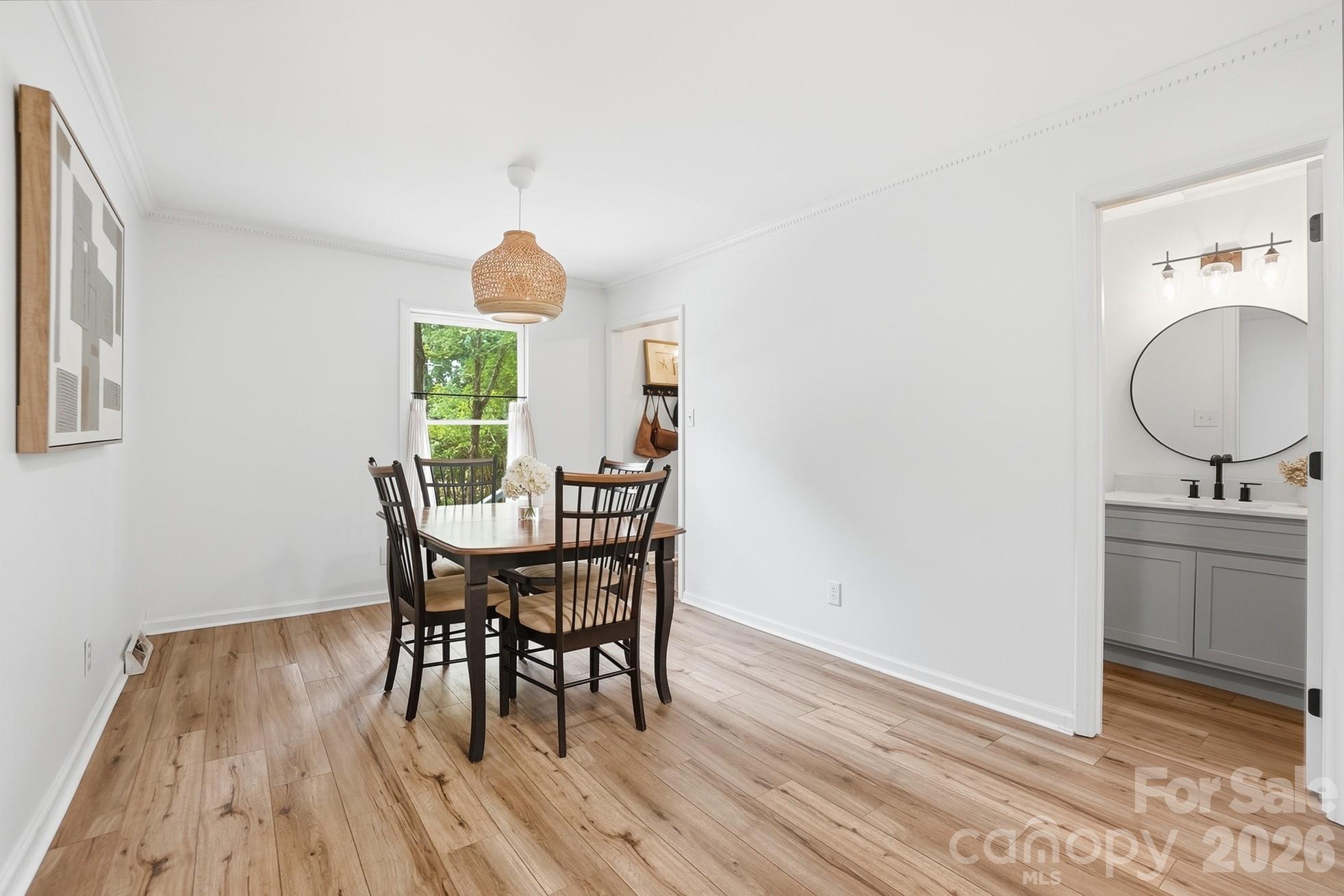 5060 Suwarrow Circle — Tega Cay