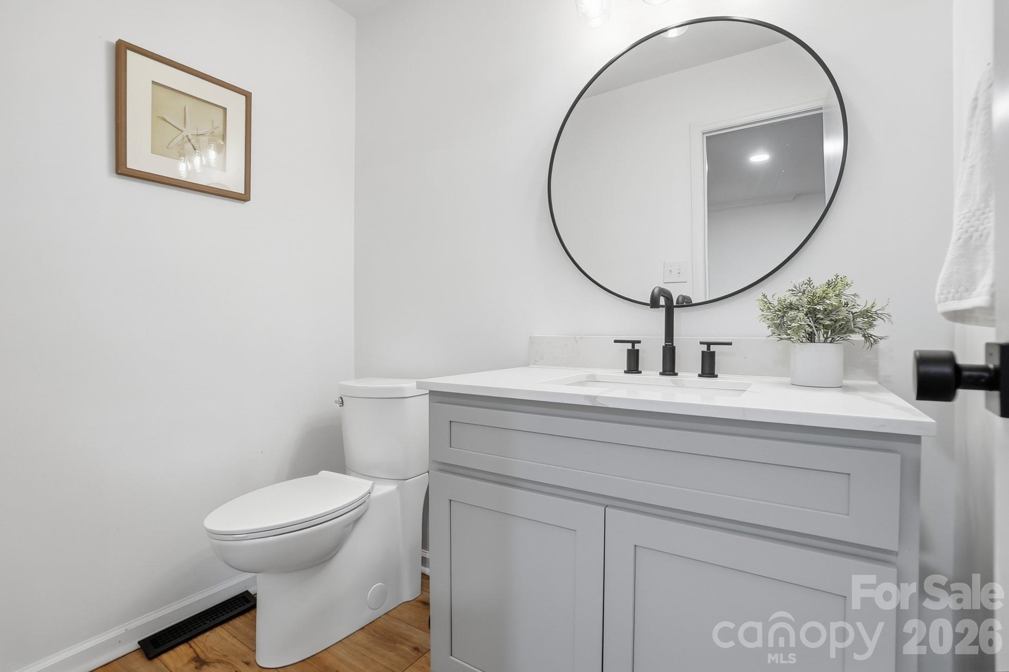5060 Suwarrow Circle — Tega Cay