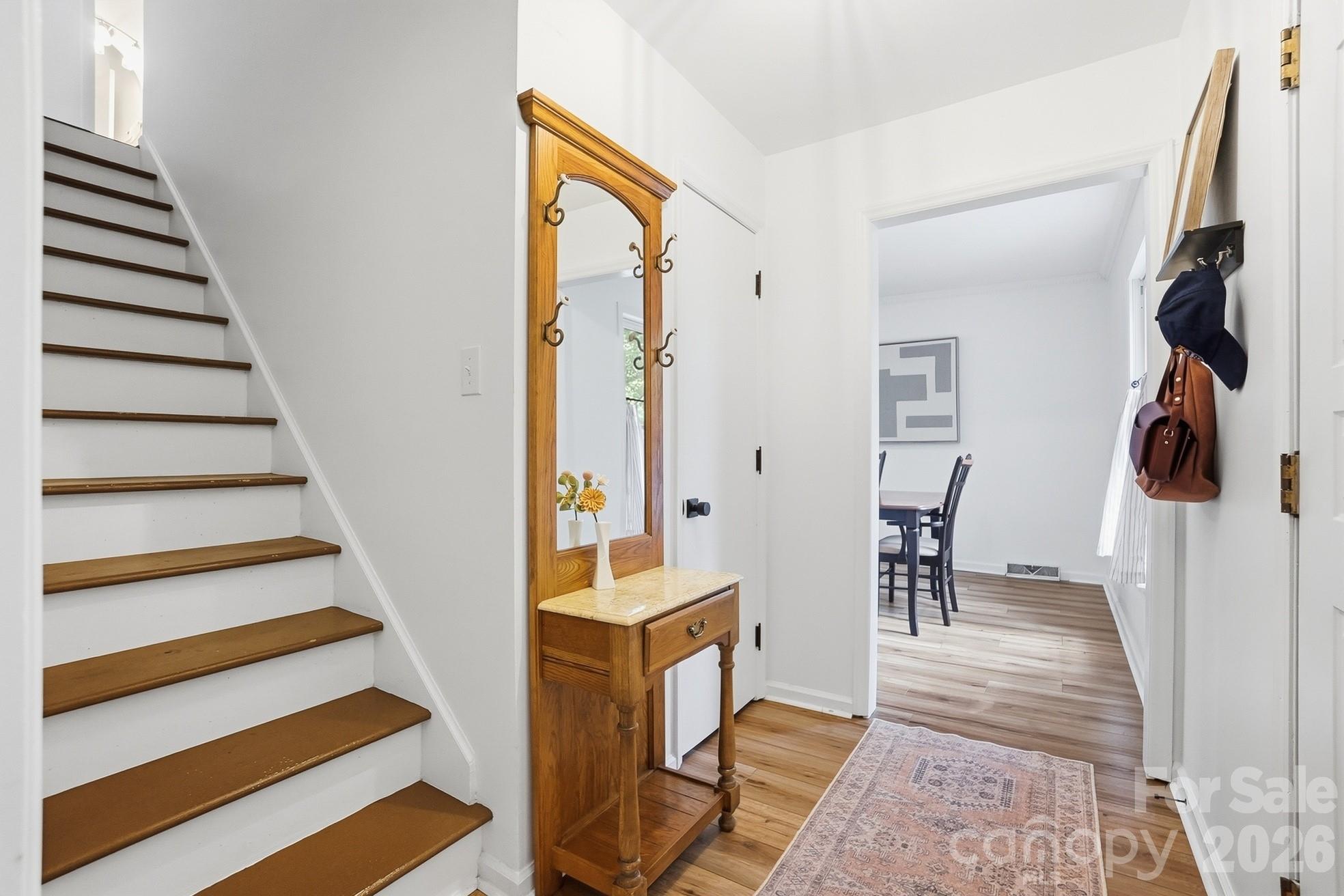 5060 Suwarrow Circle — Tega Cay