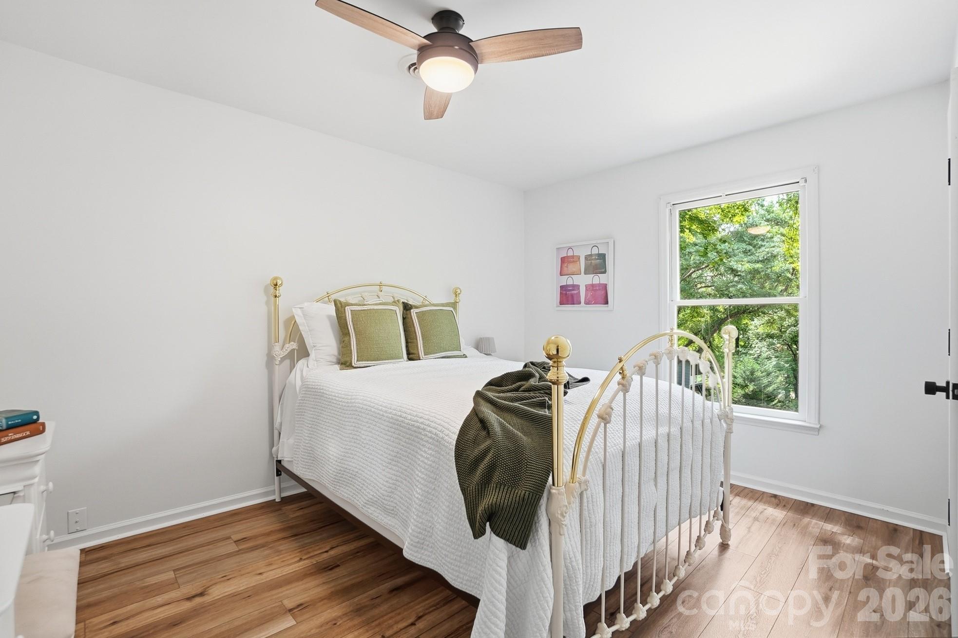 5060 Suwarrow Circle — Tega Cay