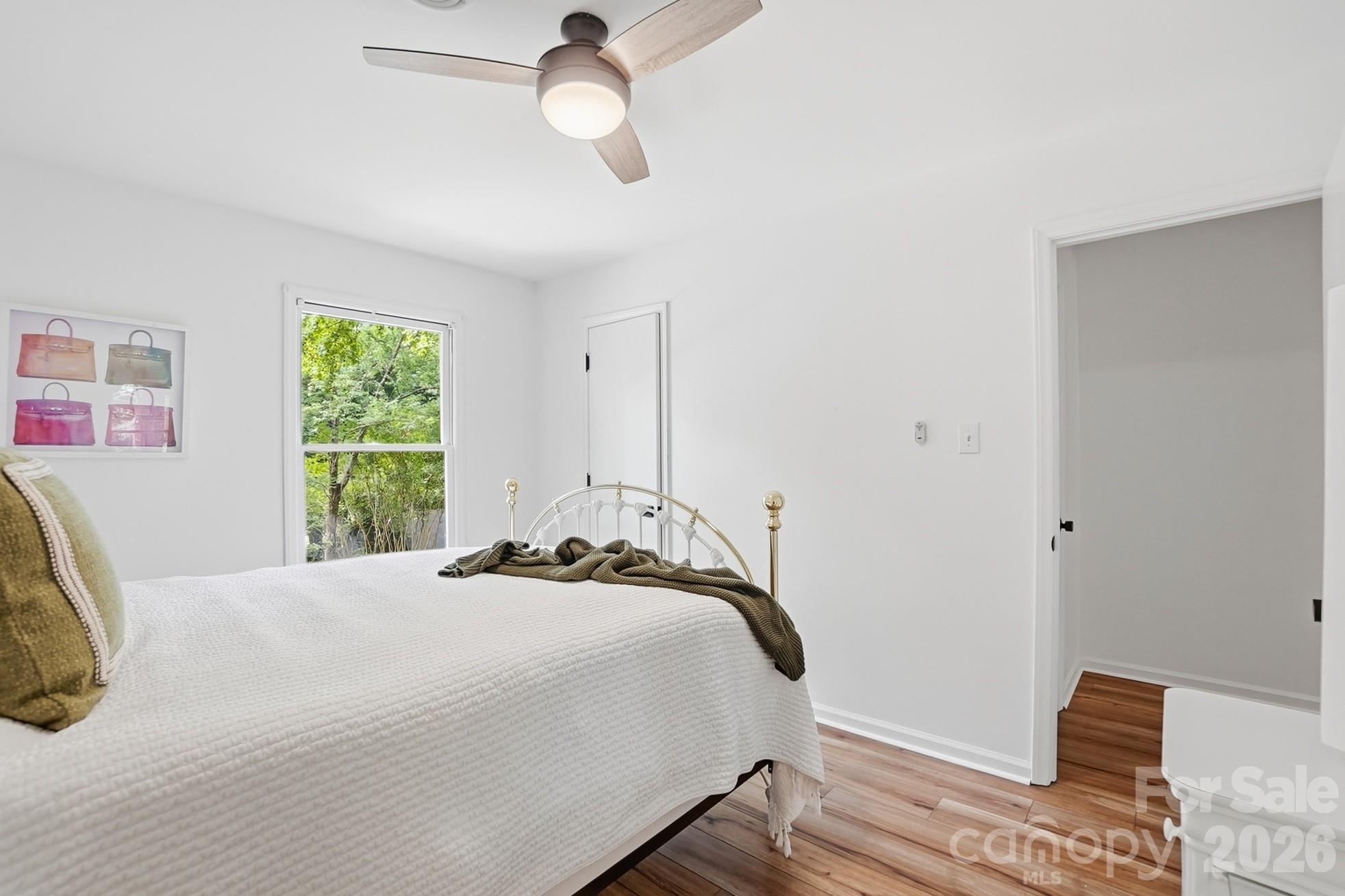 5060 Suwarrow Circle — Tega Cay