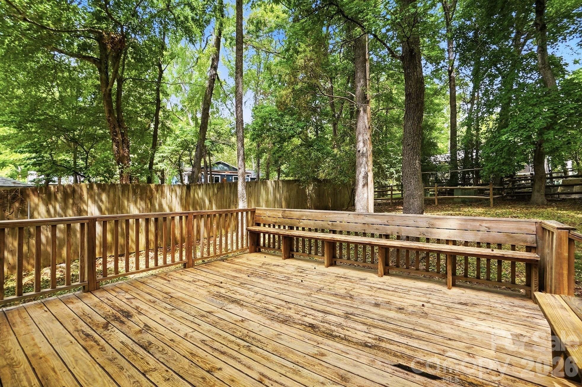 5060 Suwarrow Circle — Tega Cay