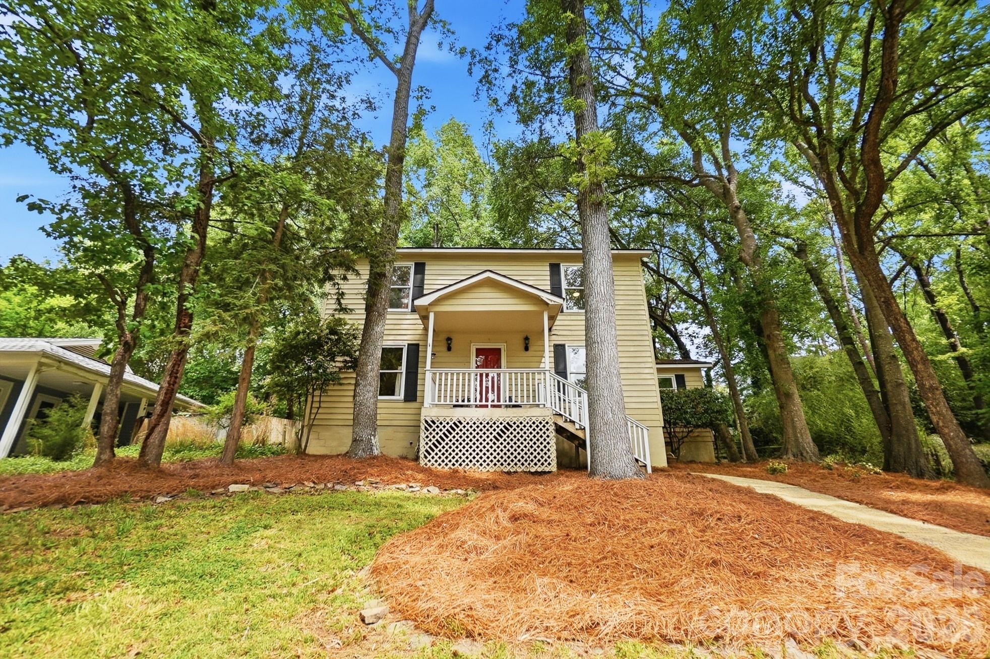 5060 Suwarrow Circle — Tega Cay