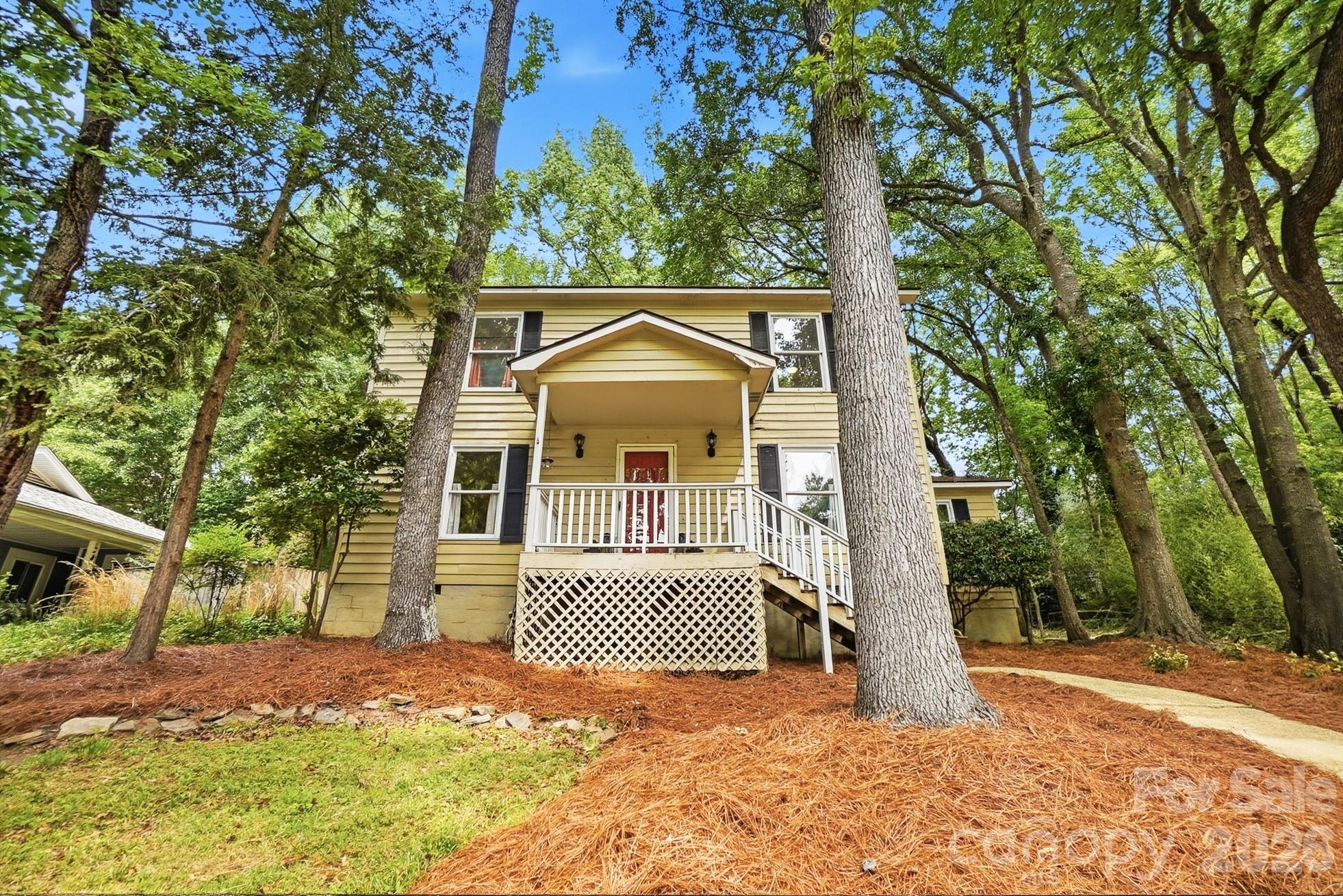 5060 Suwarrow Circle — Tega Cay