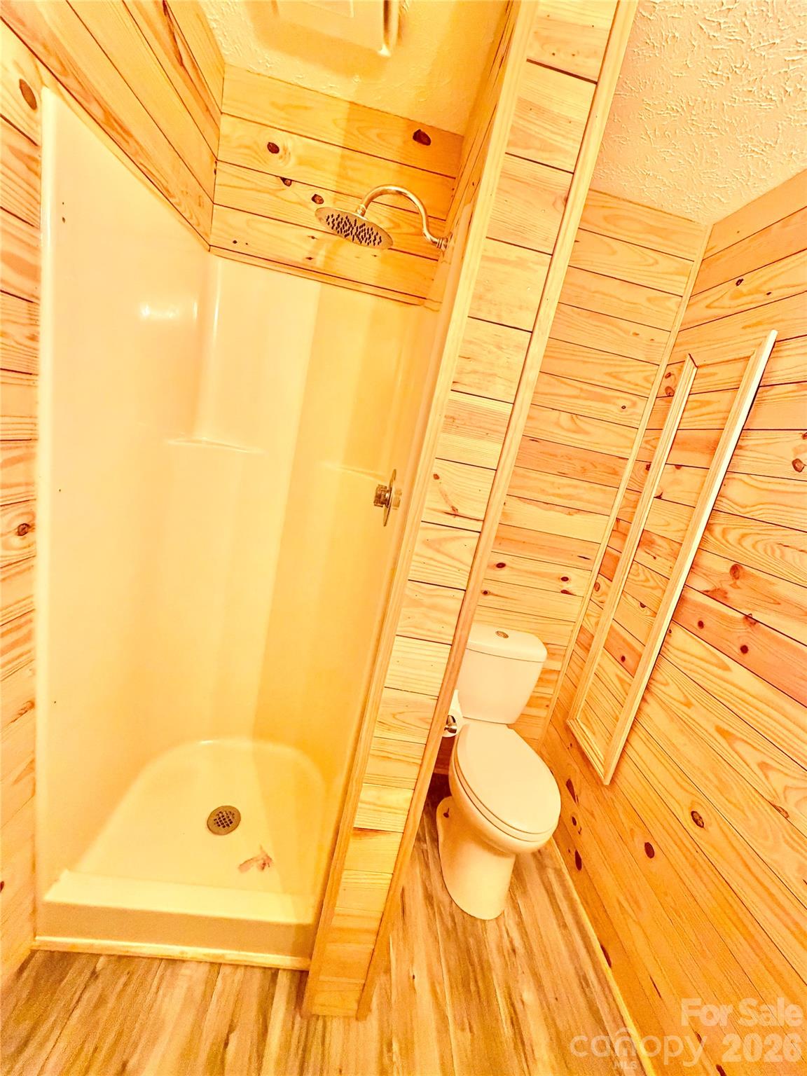 1586 Kenlane Drive — Hickory